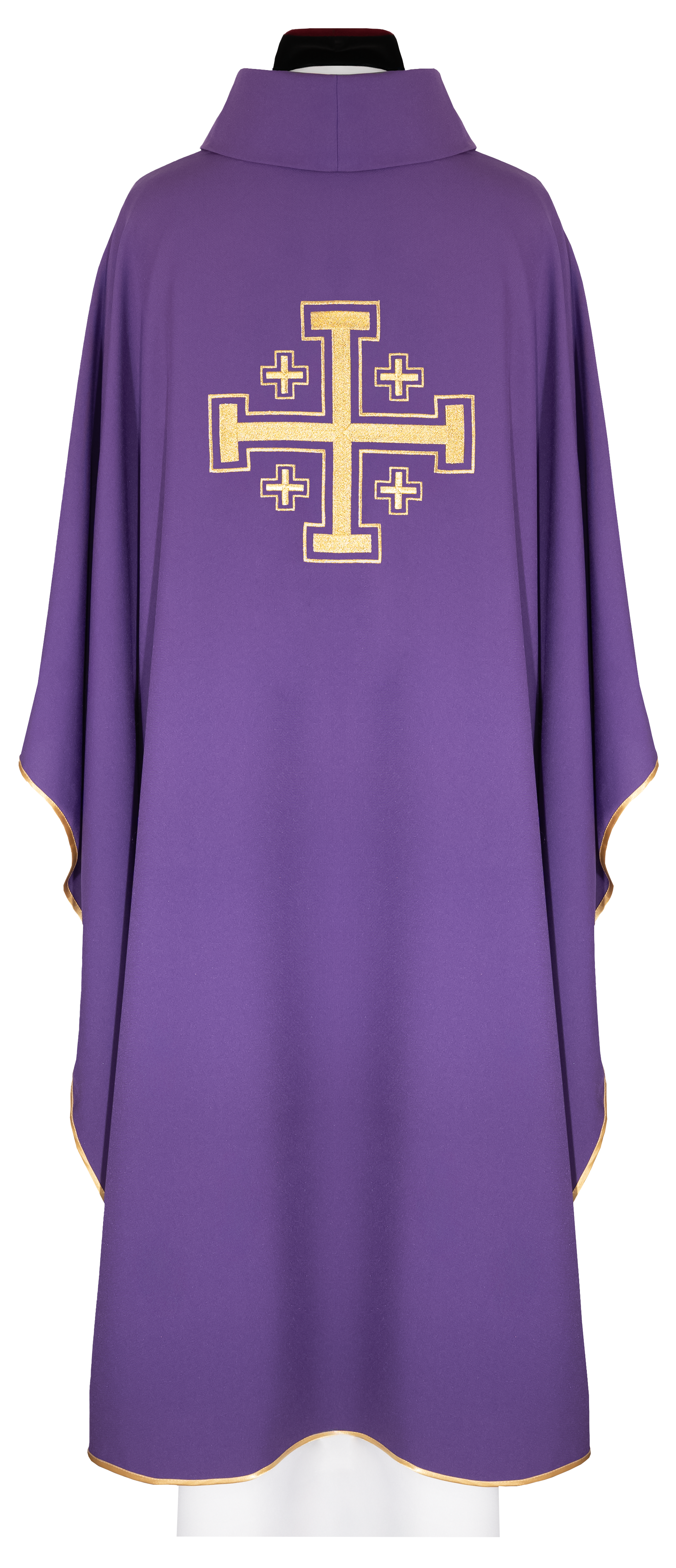 Chasuble violette brodée avec motif de croix
