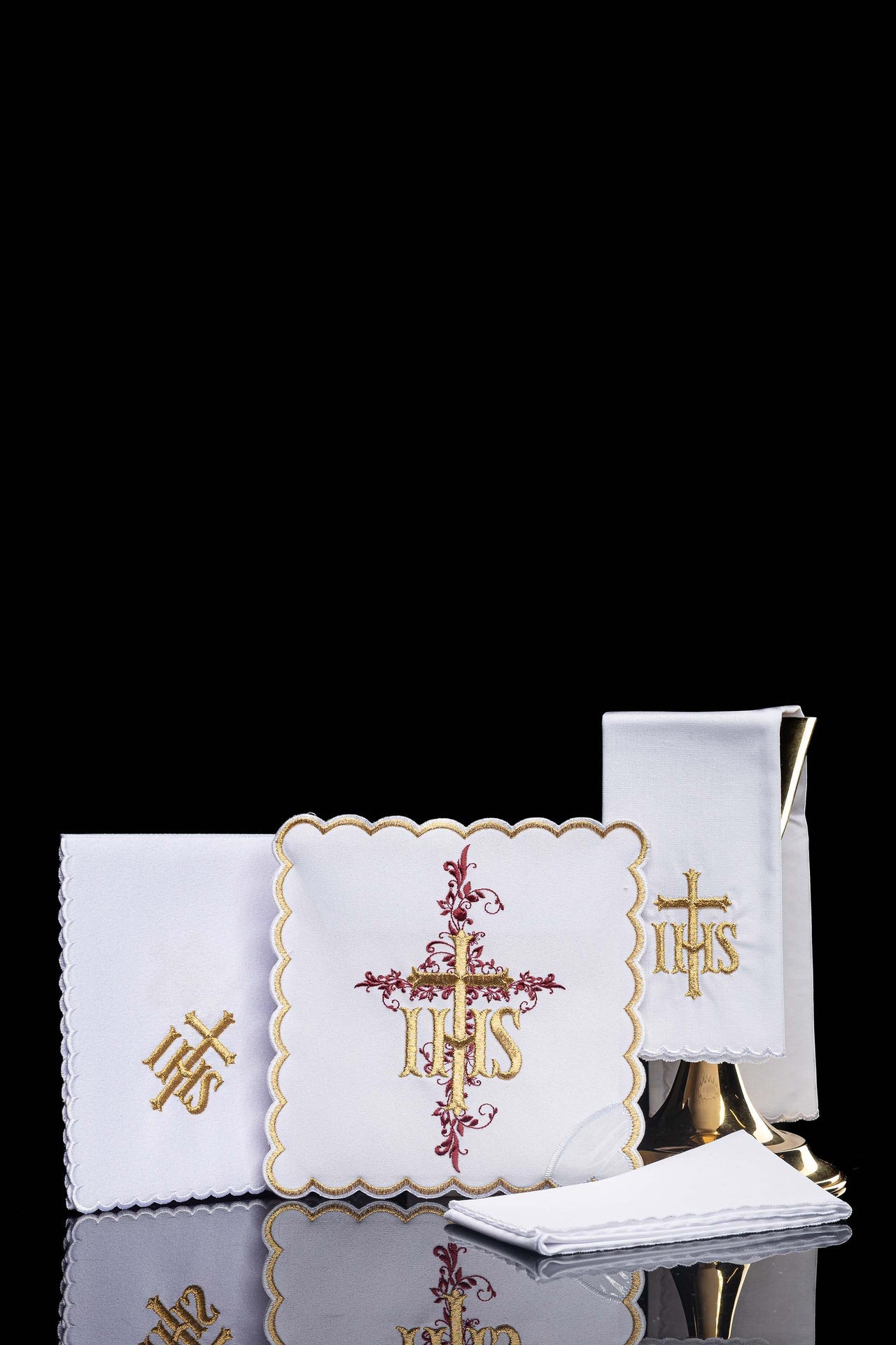 Ensemble de linge de calice brodé avec motif IHS blanc