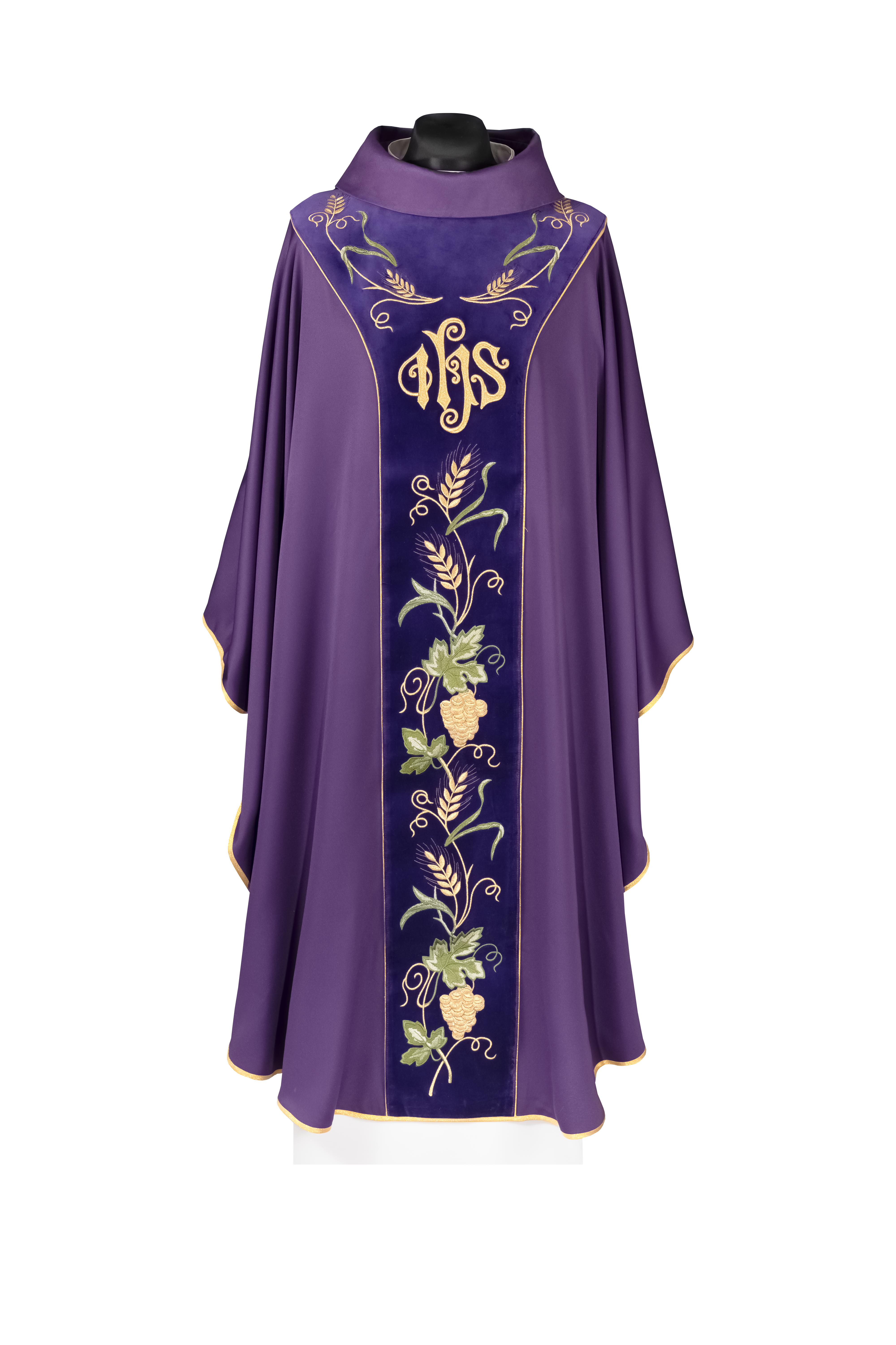 Chasuble avec bande violette en velours et broderie IHS
