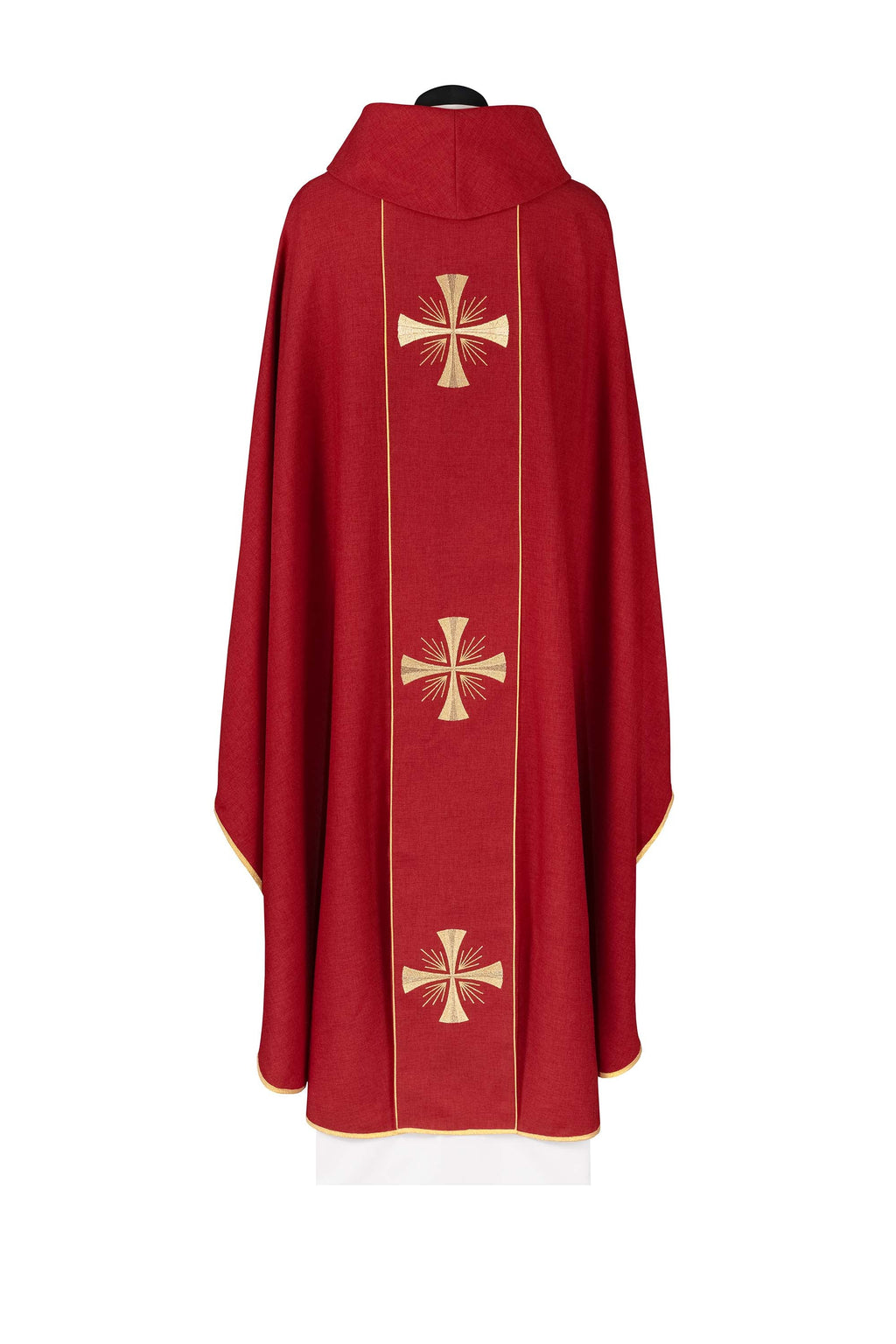 Chasuble avec bande rouge et broderie de croix