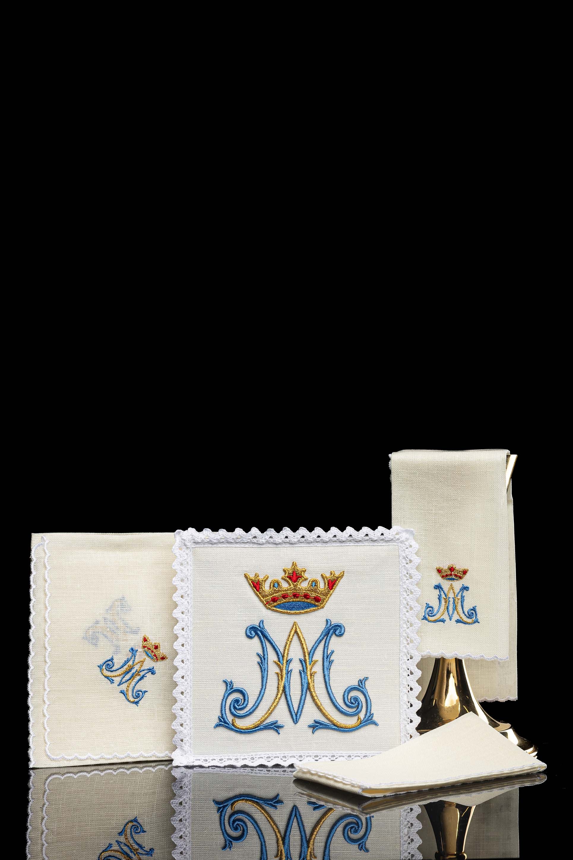 Set de tasses en lion avec broderie Marianne en 3D