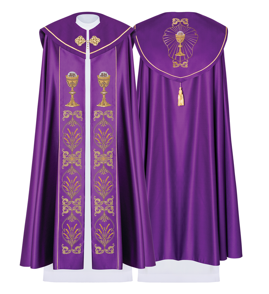 Chapelle liturgique brodée d'un monogramme dans des calices en violet