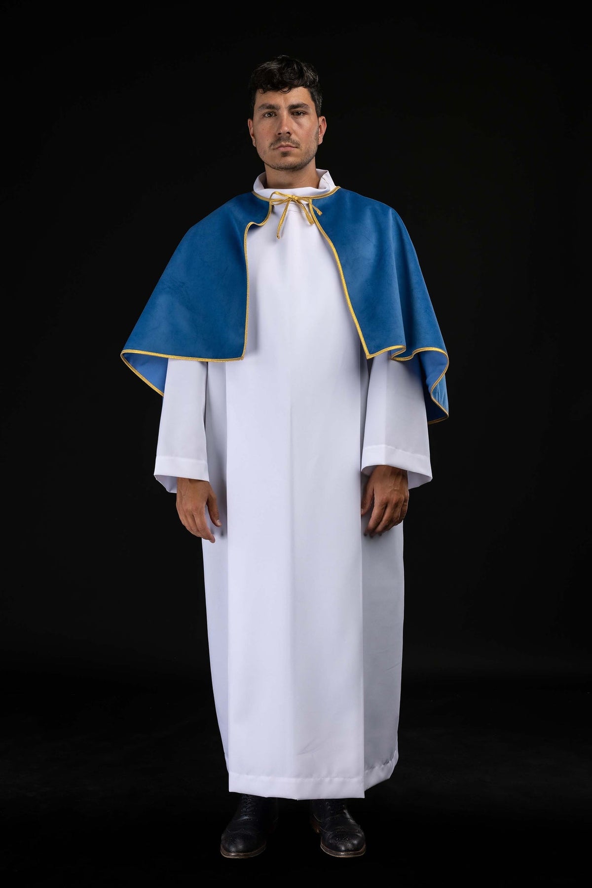Cape de servant d'autel bleue en velours à nouer
