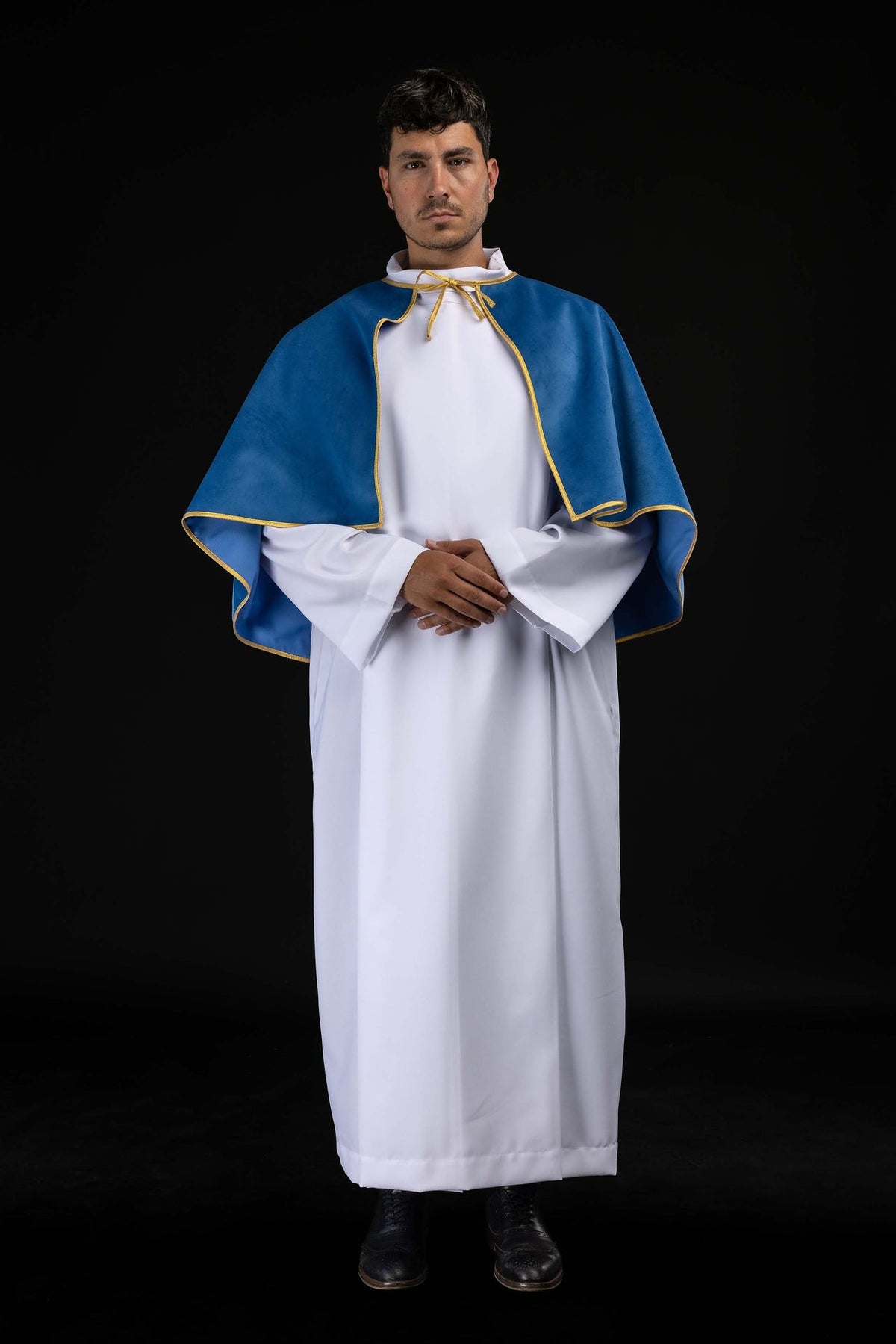 Cape de servant d'autel bleue en velours à nouer