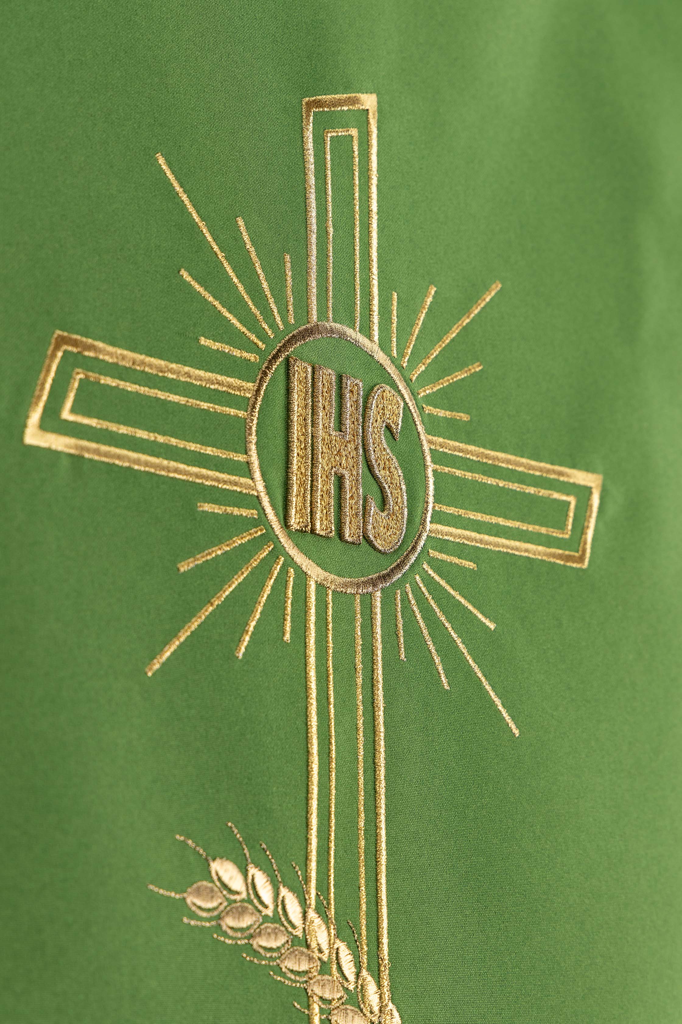 Parement d’ambon vert avec motif de croix brodé