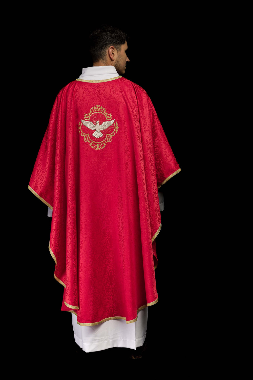 Chasuble brodée avec le motif du Saint-Esprit sur tissu jacquard