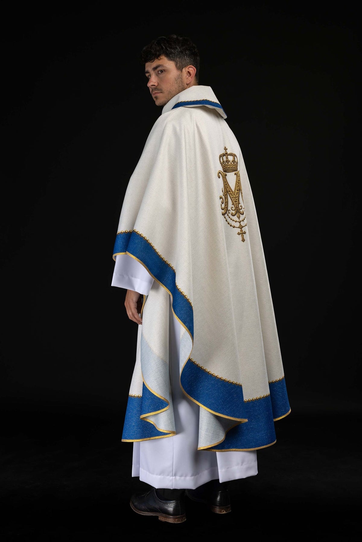 Chasuble écrue avec l’image imprimée de la Vierge Marie de Częstochowa