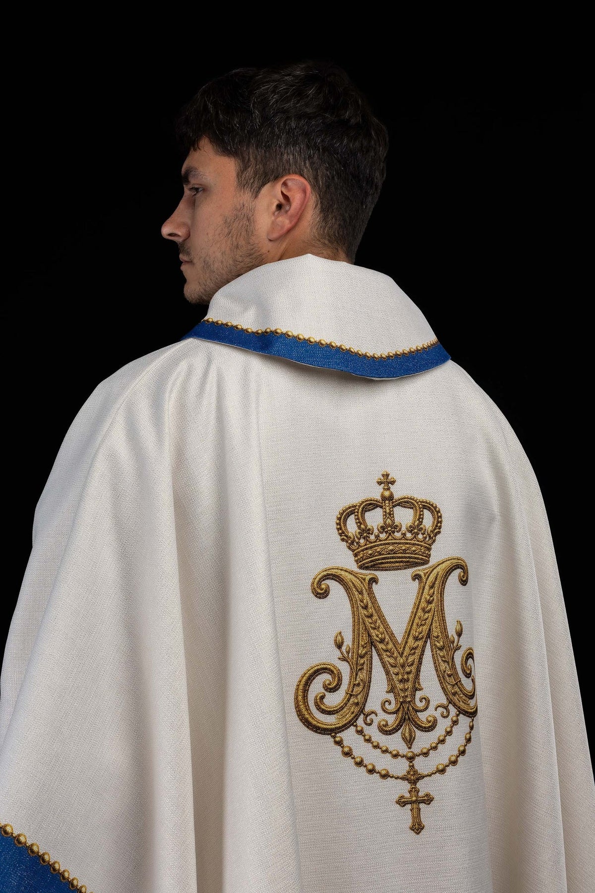 Chasuble écrue avec l’image imprimée de la Vierge Marie de Częstochowa