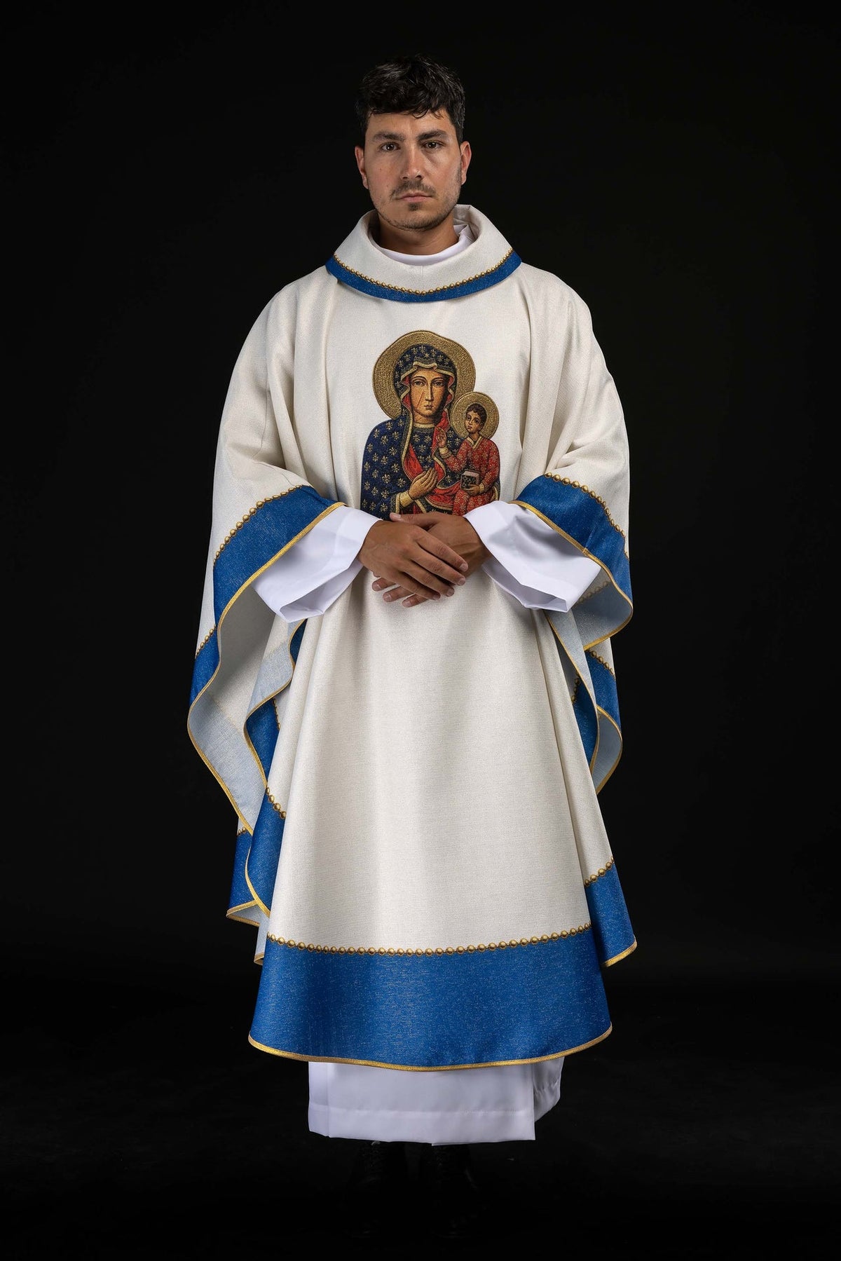 Chasuble écrue avec l’image imprimée de la Vierge Marie de Częstochowa