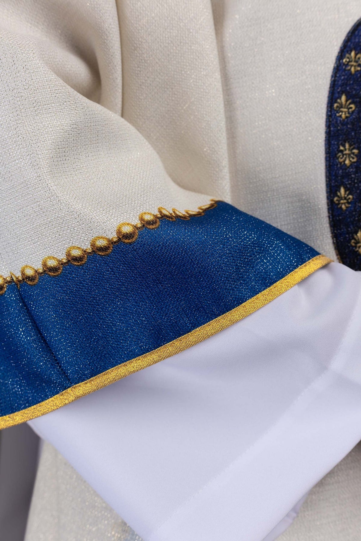 Chasuble écrue avec l’image imprimée de la Vierge Marie de Częstochowa