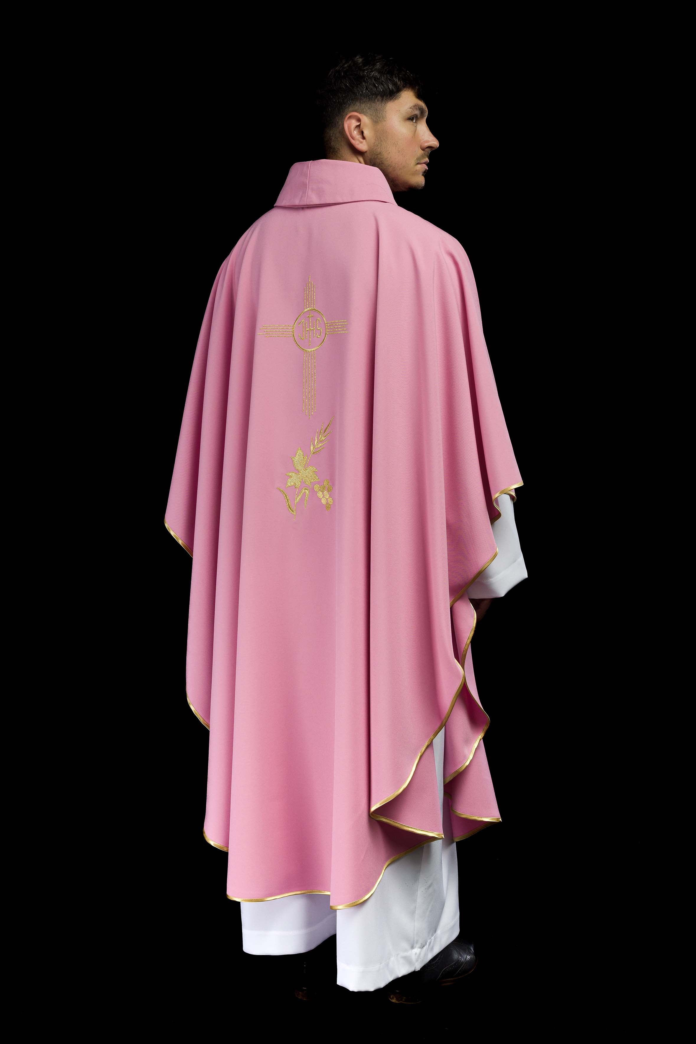Chasuble brodée or rose