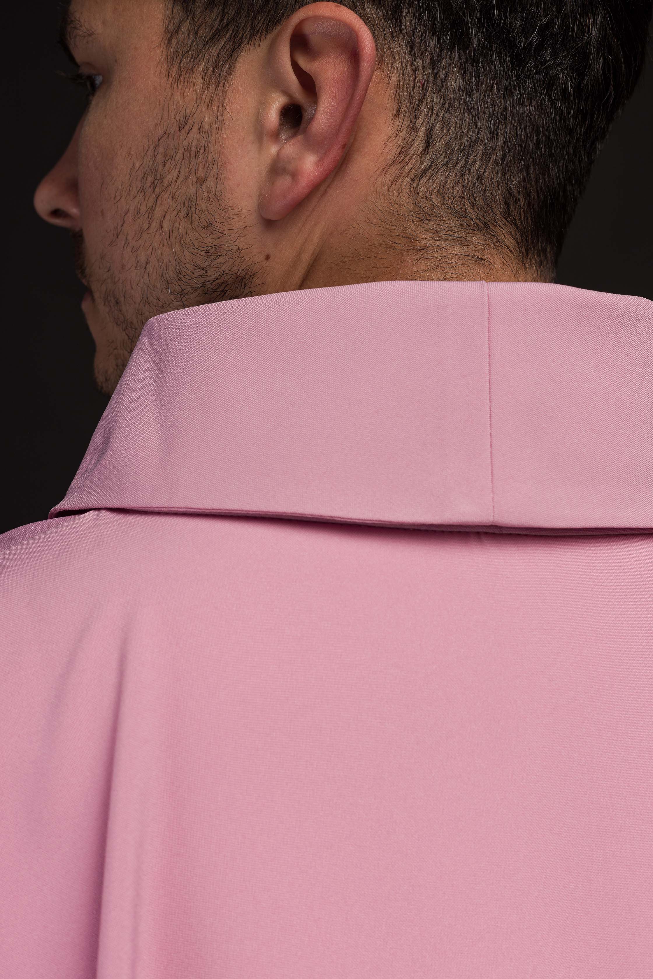 Chasuble rose avec broderie IHS dorée