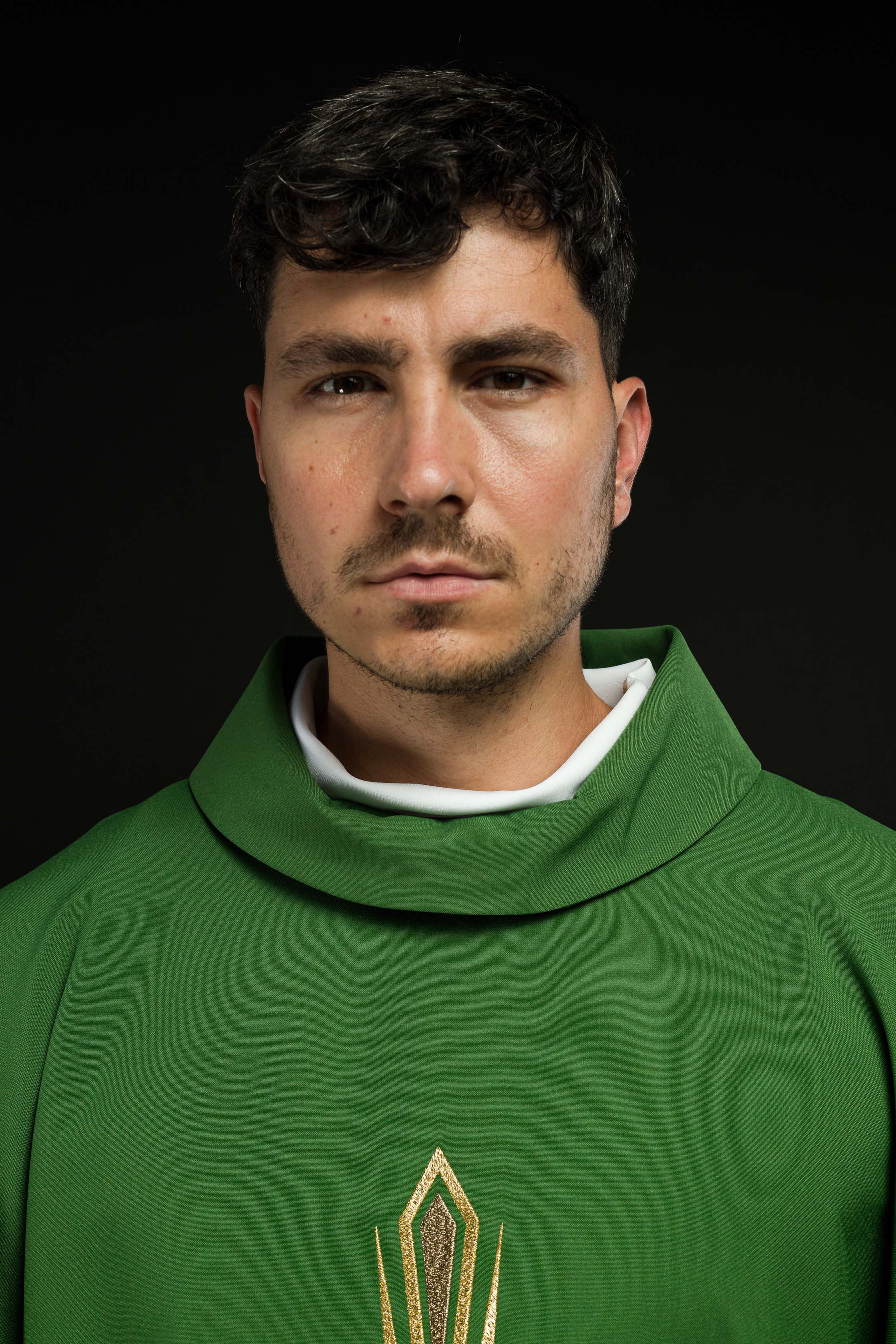 Chasuble verte avec broderie en croix