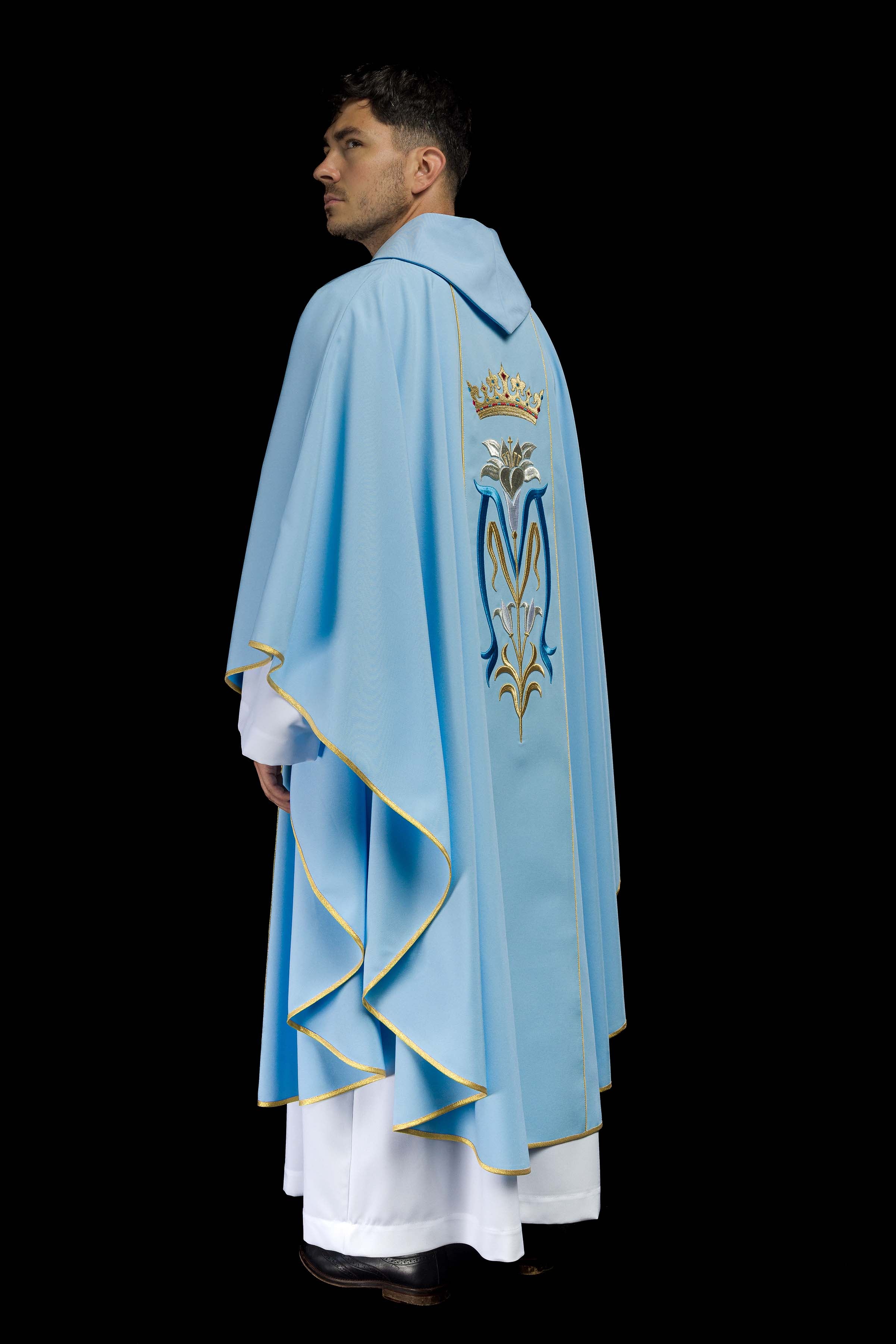 Chasuble liturgique mariale brodée d'une couronne Bleu