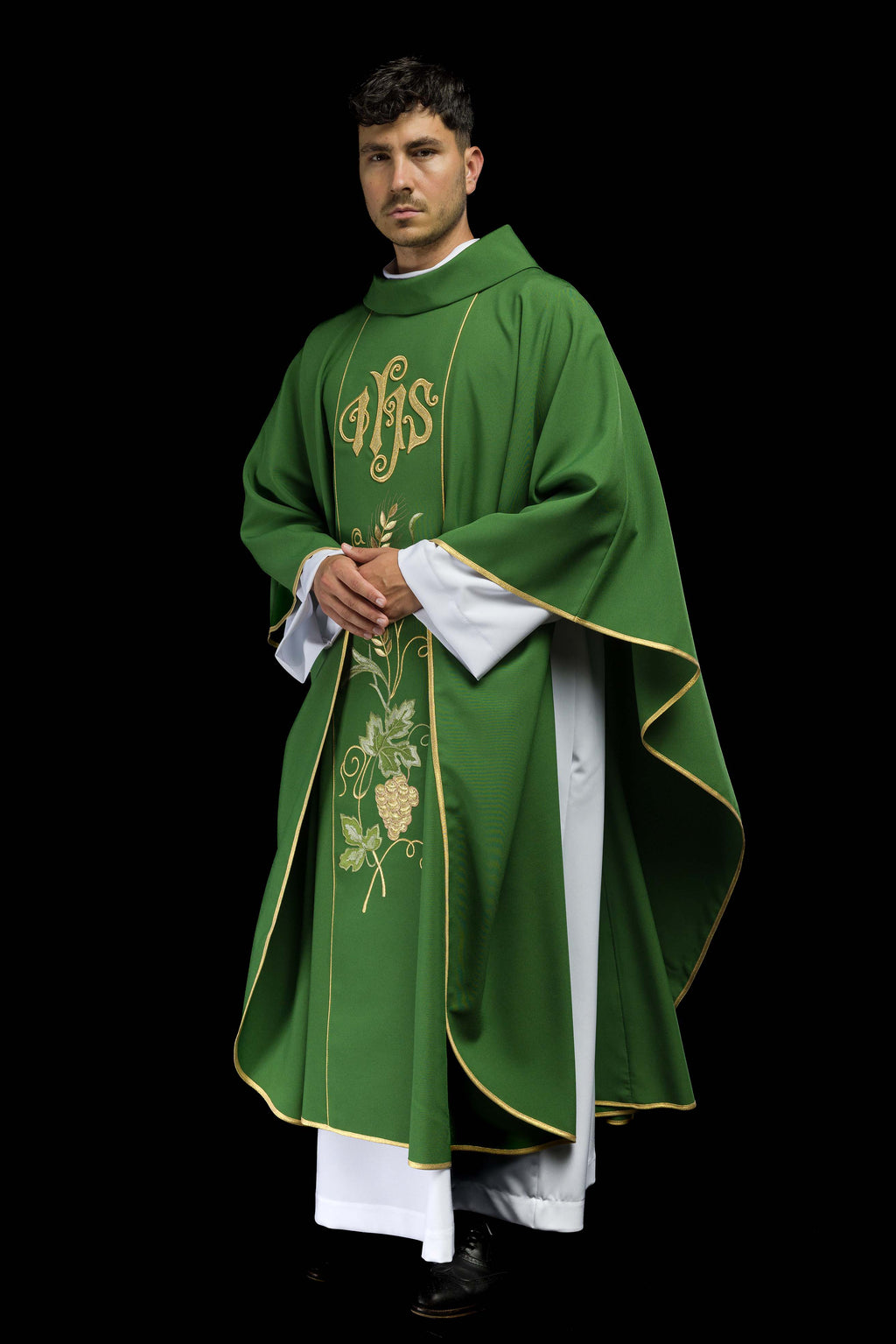 Chasuble verte sur ceinture avec broderie IHS, oreilles et raisins
