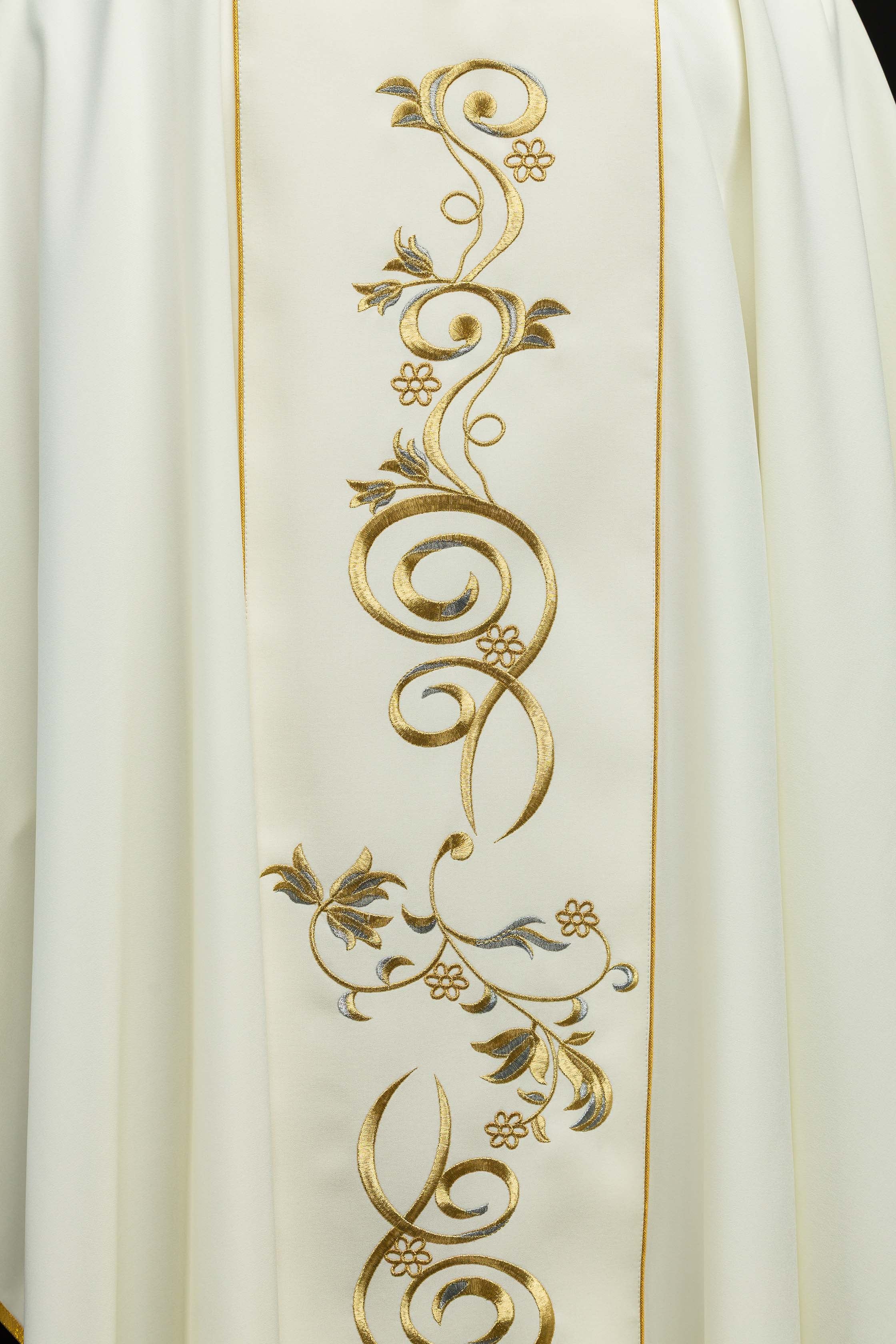 Chasuble élégante en écru avec l'image de Jésus le Bon Pasteur