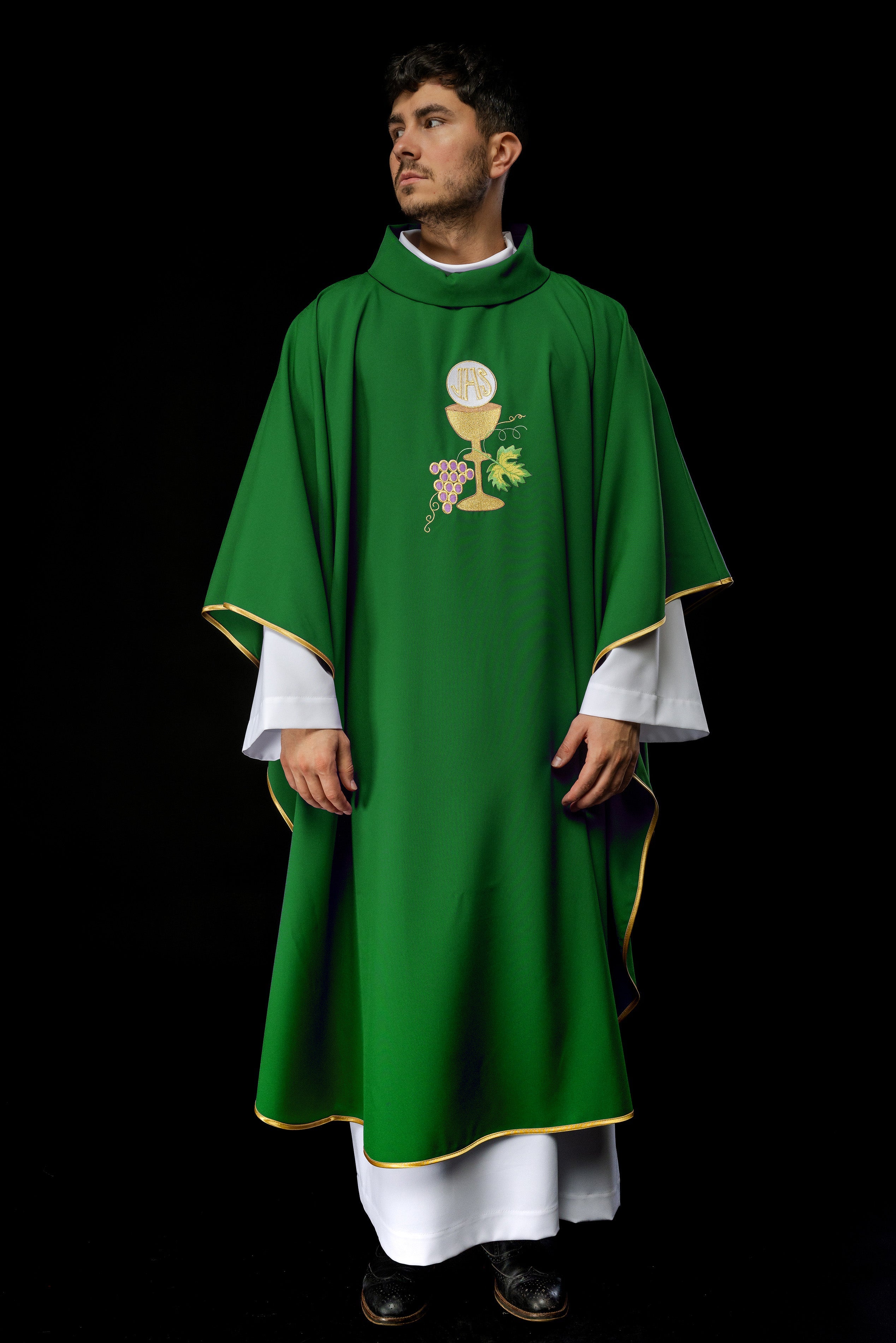 Chasuble brodée Calice vert Raisin