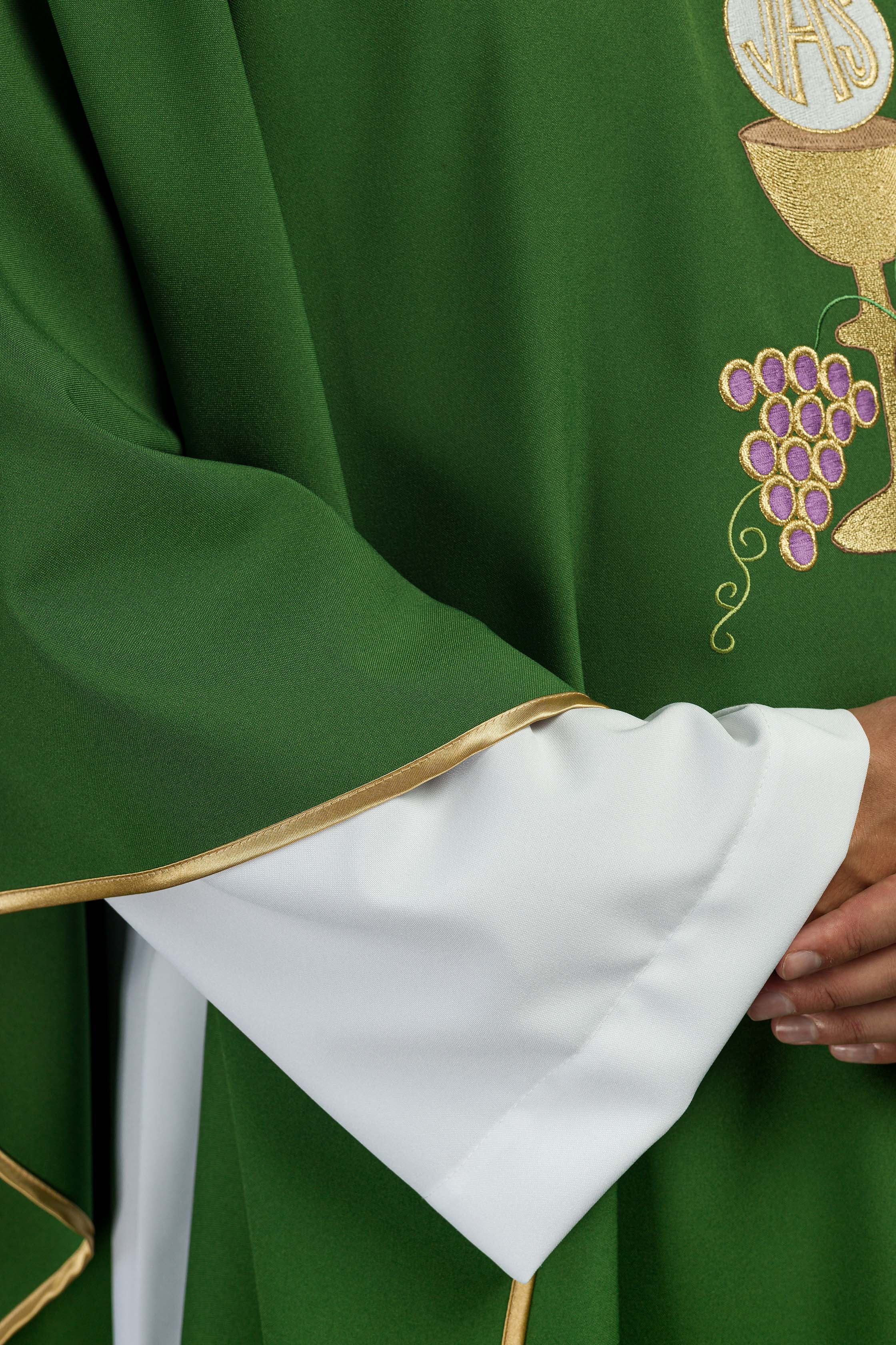 Chasuble brodée Calice vert Raisin