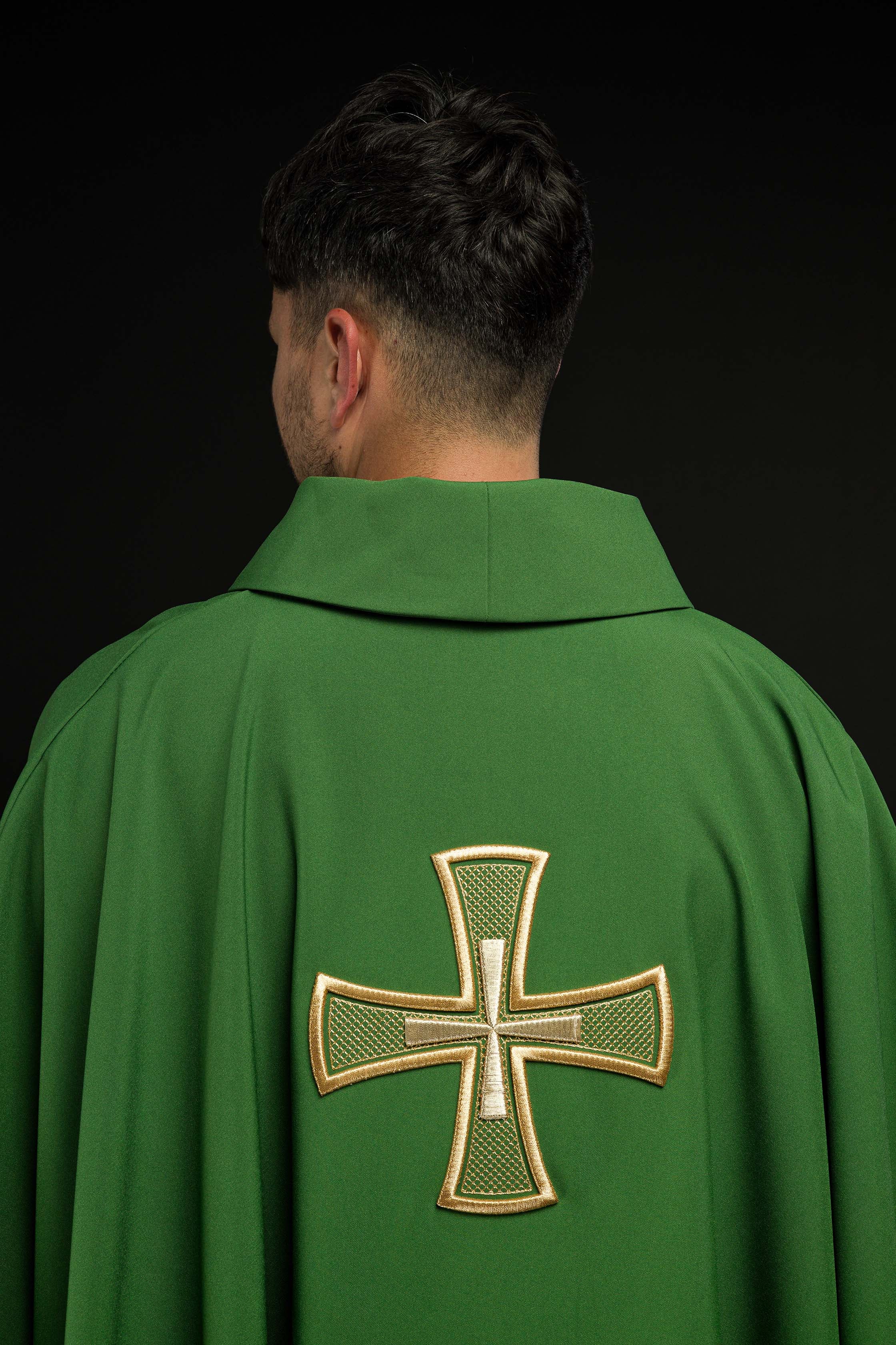 Chasuble brodée IHS Vert