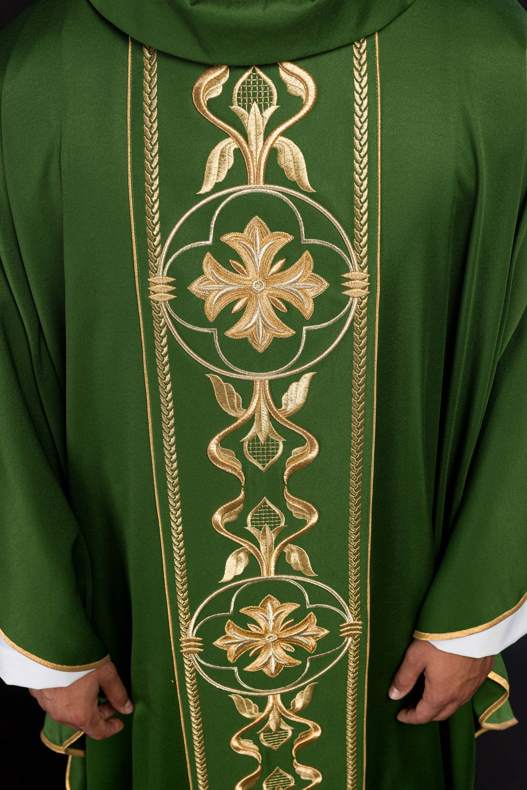 Chasuble brodée Croix verte