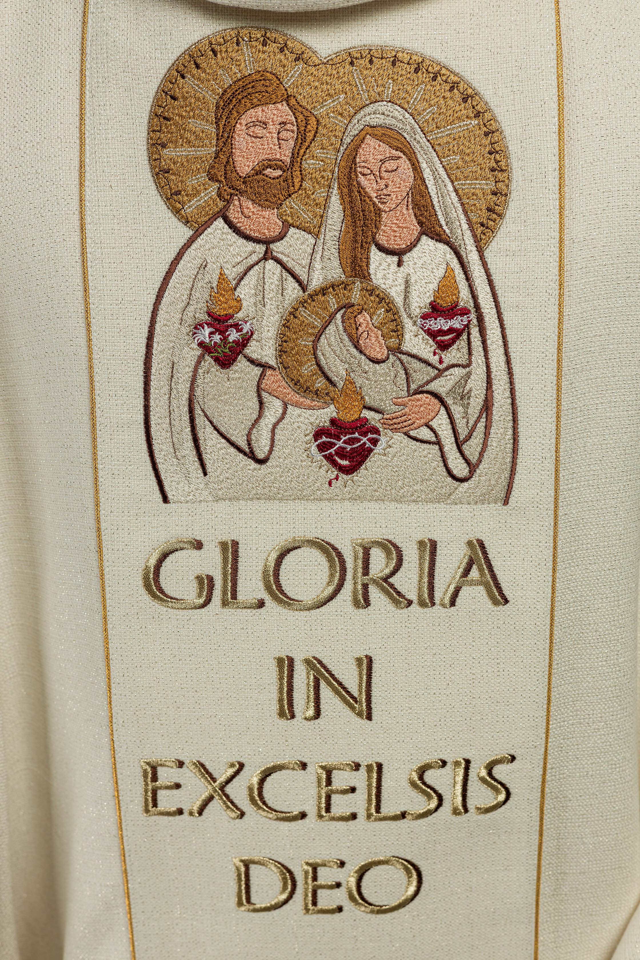 Chasuble de Noël brodée avec l'image de la Sainte Famille