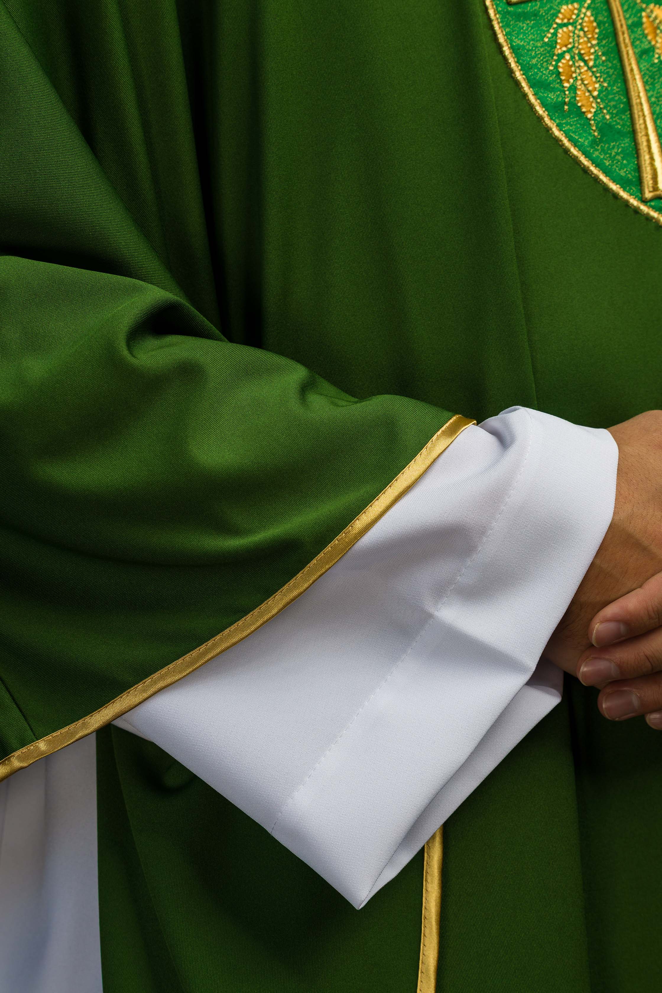 Chasuble brodée Croix verte