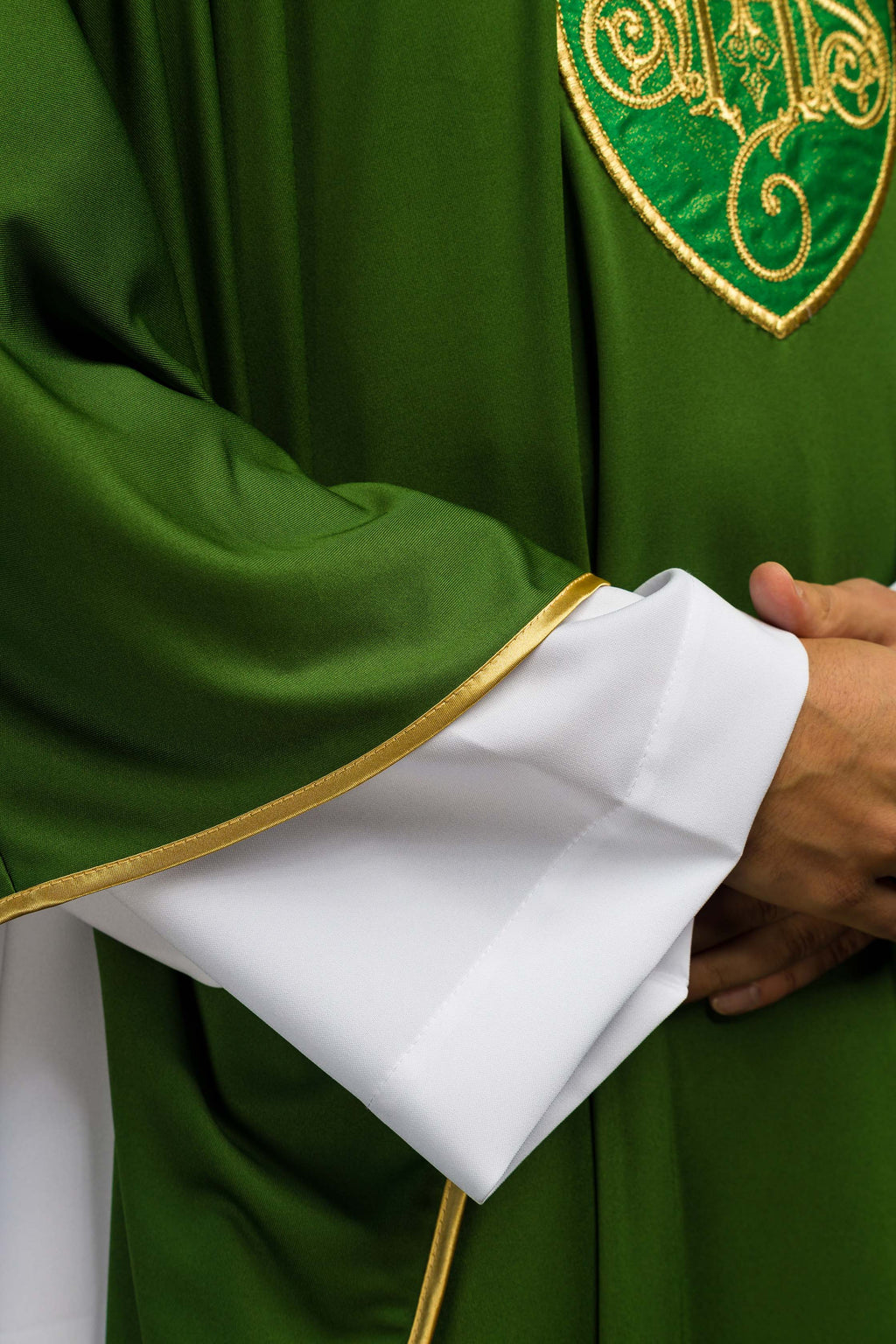 Ecru chasuble JHS en tissu léger SACROLITE