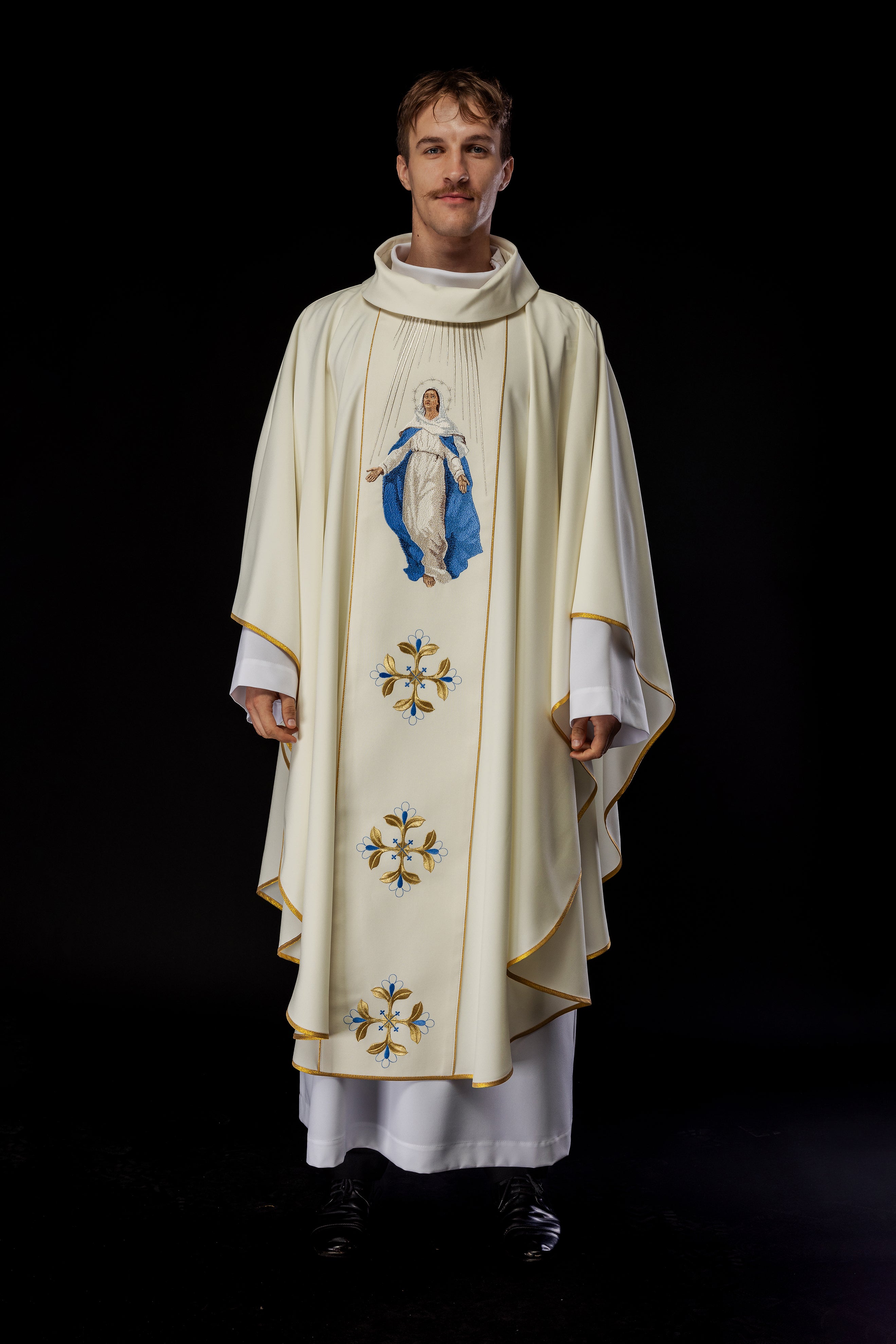 Chasuble brodée à l'effigie de Notre-Dame de l'Assomption