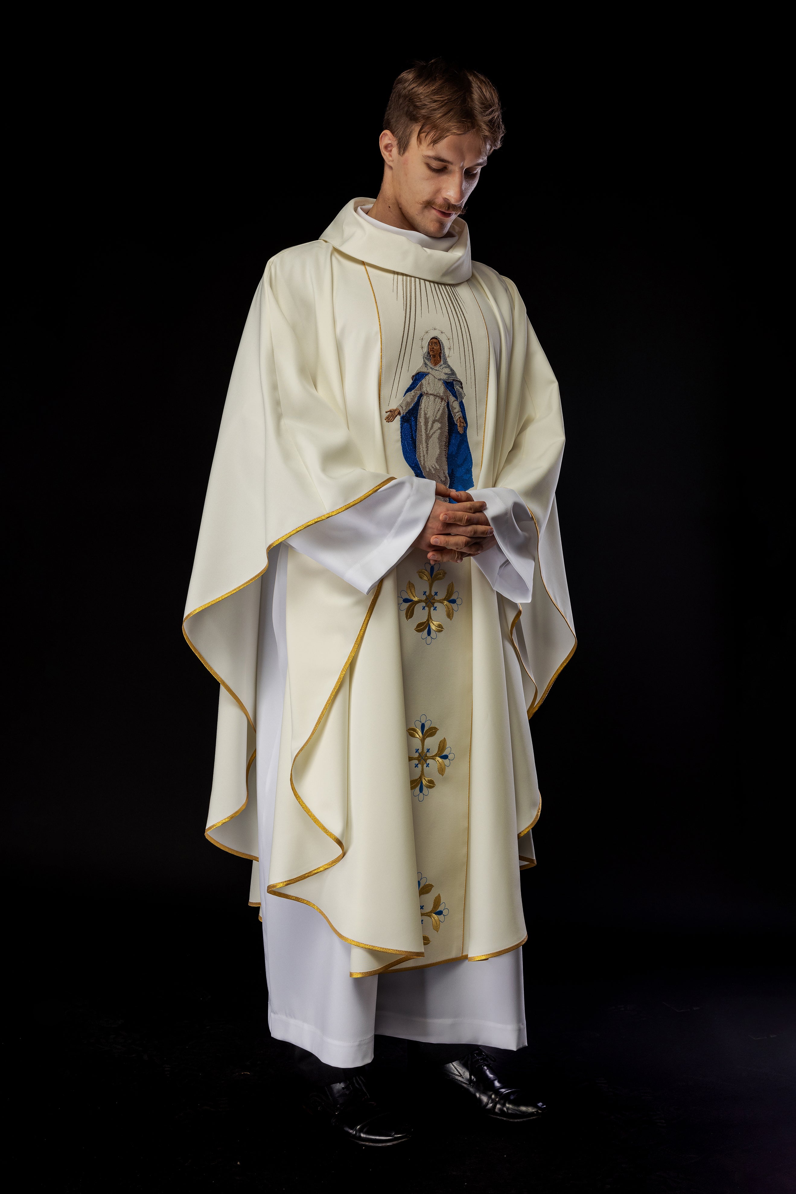 Chasuble brodée à l'effigie de Notre-Dame de l'Assomption