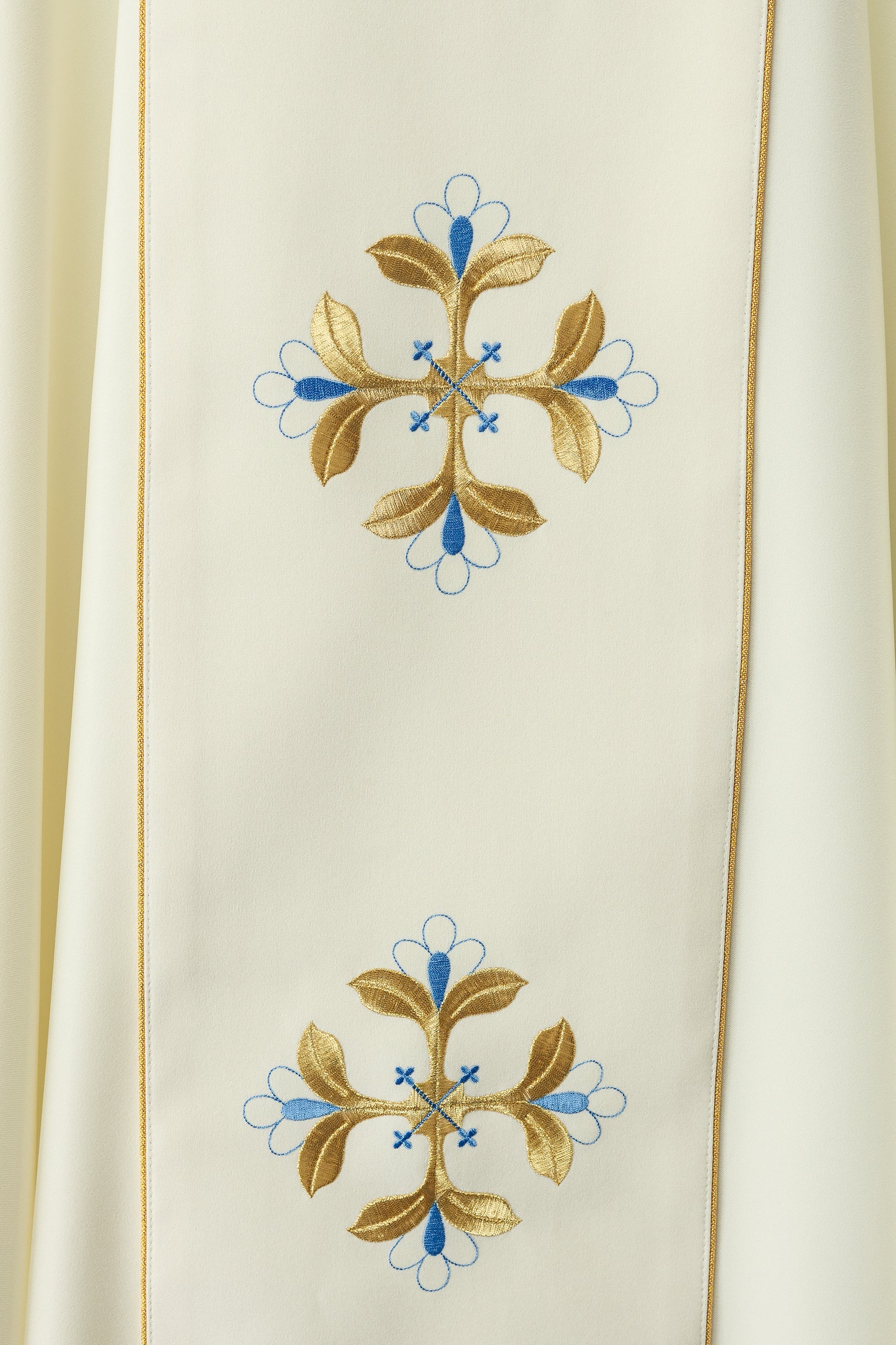 Chasuble brodée à l'effigie de Notre-Dame de l'Assomption