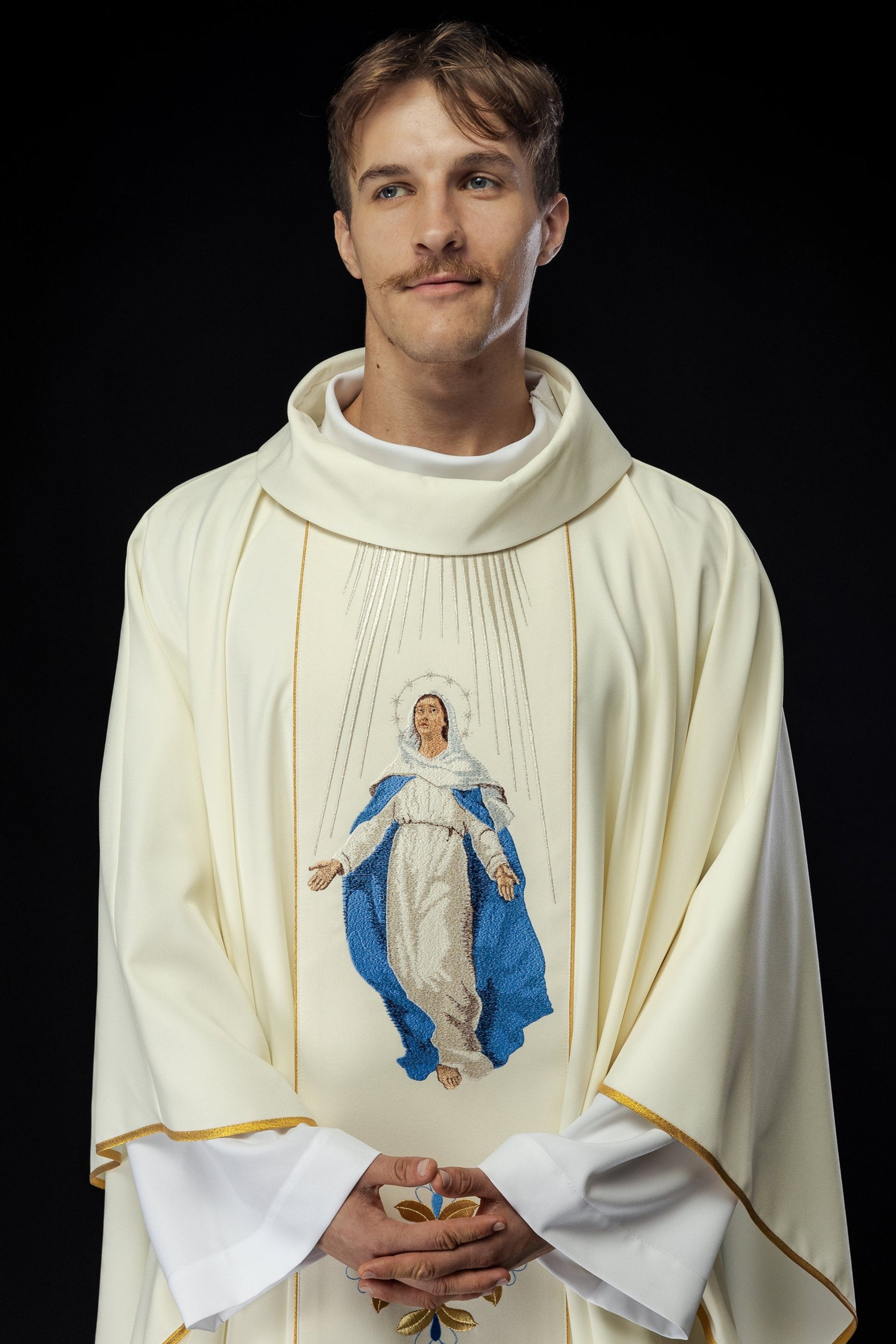 Chasuble brodée à l'effigie de Notre-Dame de l'Assomption