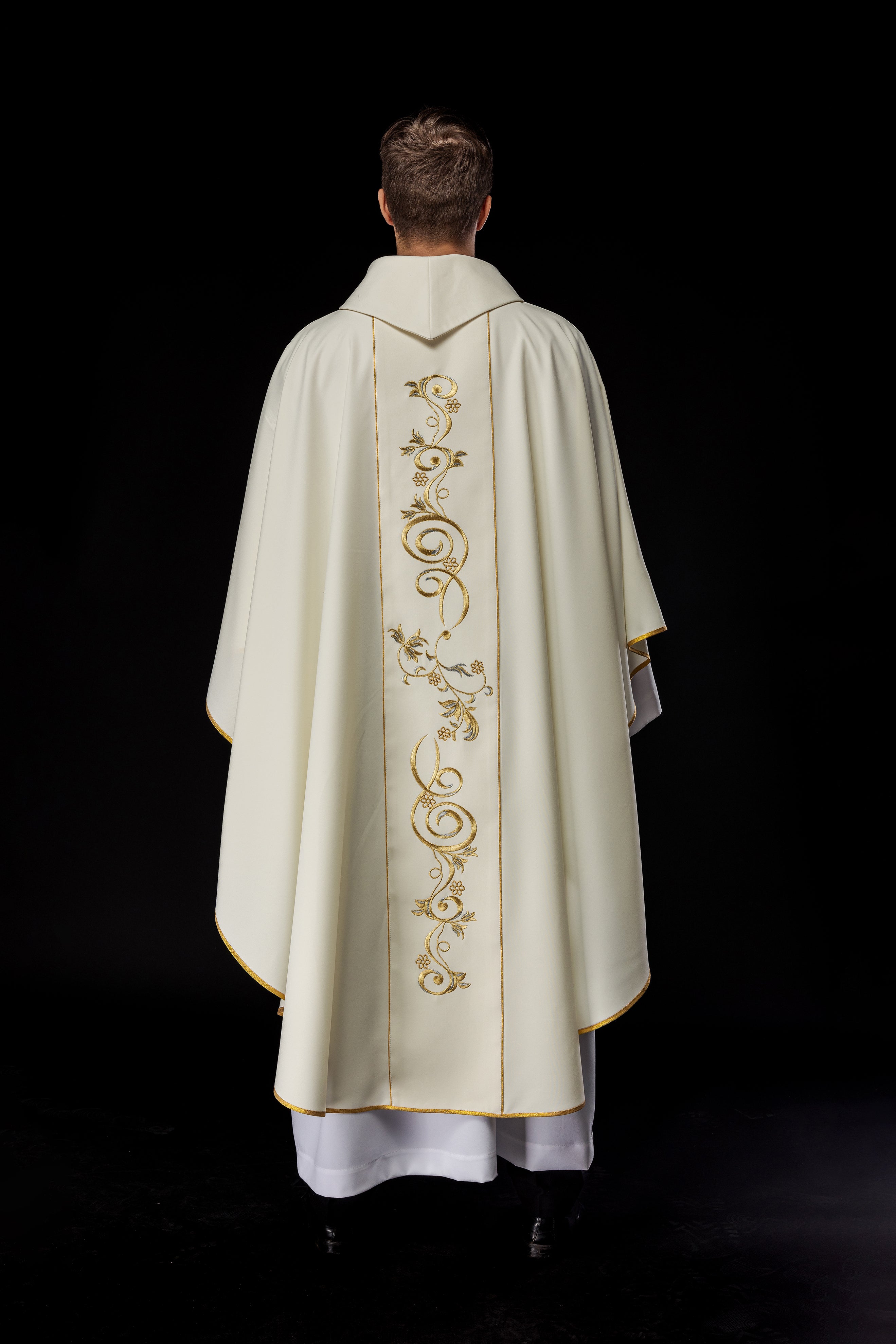 Chasuble brodée à l'effigie de Notre-Dame de Guadalupe