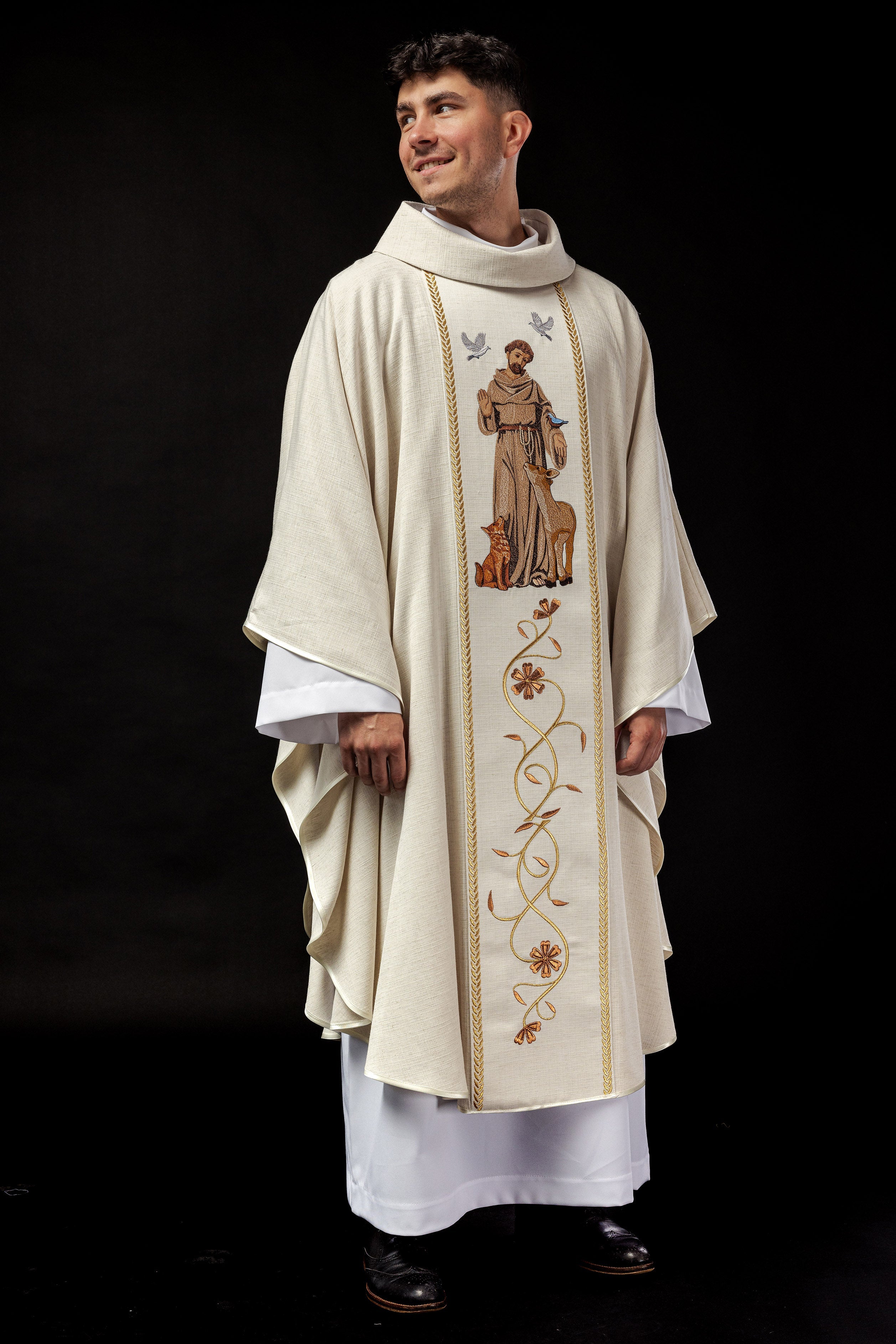 Chasuble brodée à l'effigie de saint François