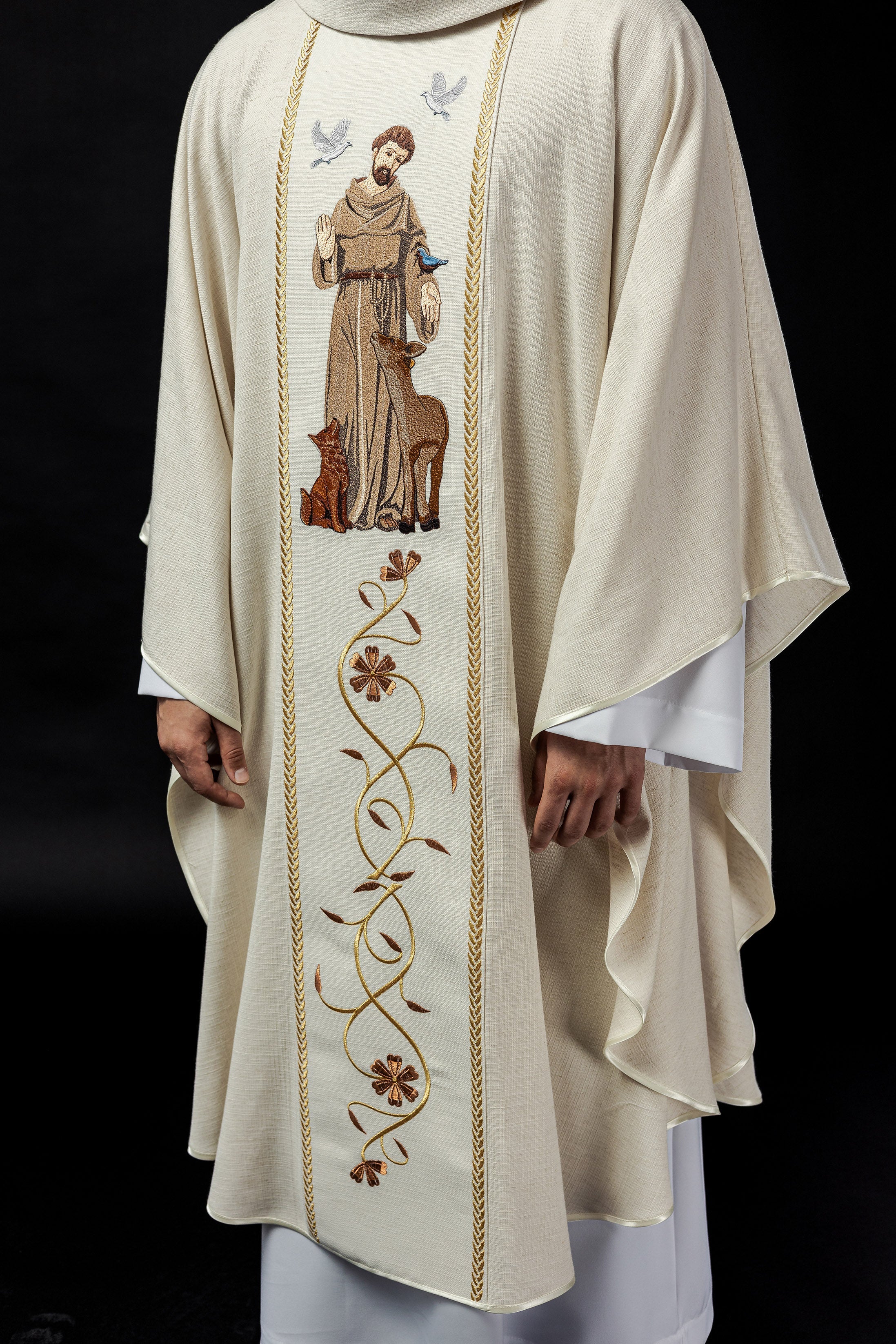 Chasuble brodée à l'effigie de saint François