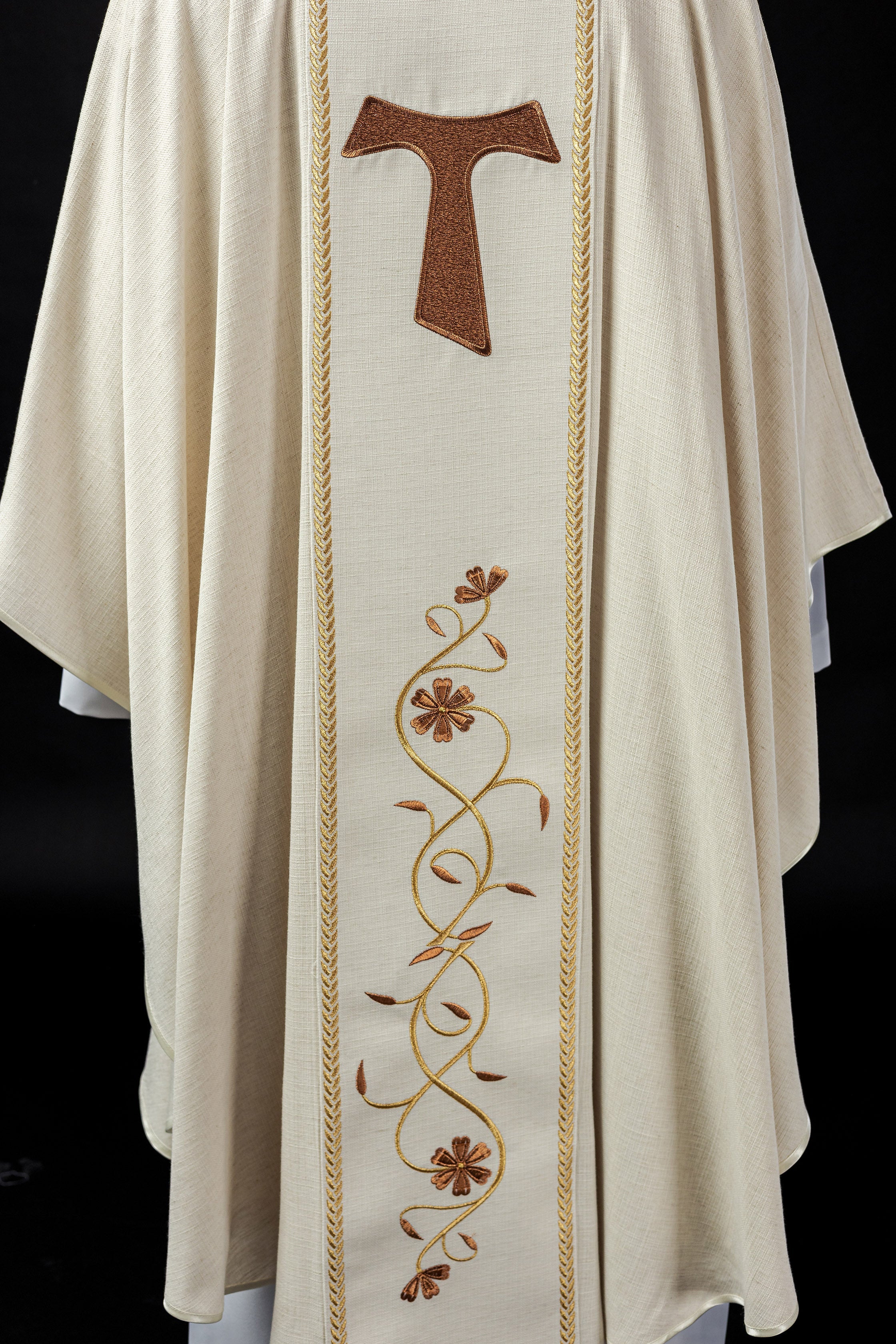 Chasuble brodée à l'effigie de saint François