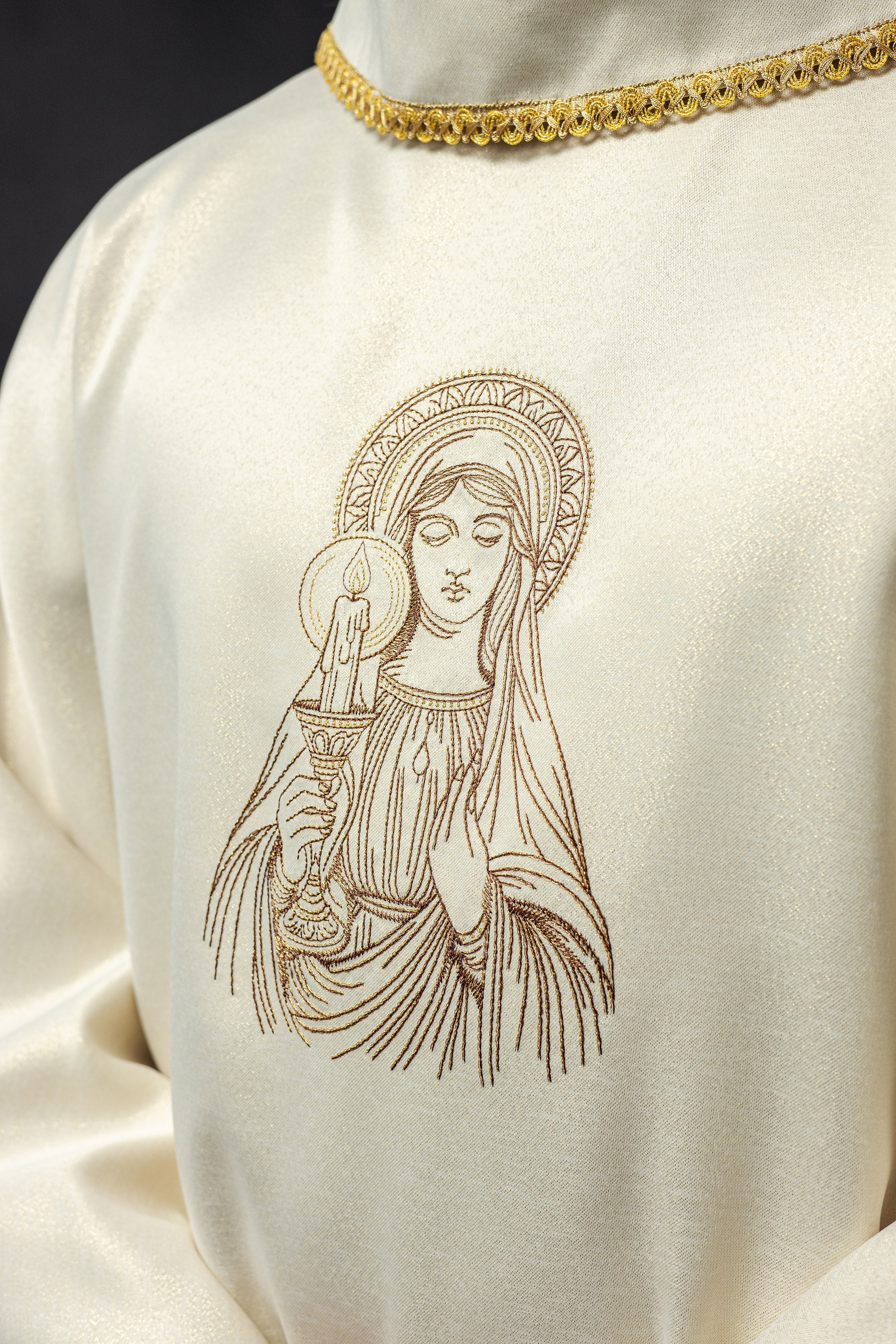 Chasuble brodée à l'effigie de Notre-Dame du Tonnerre