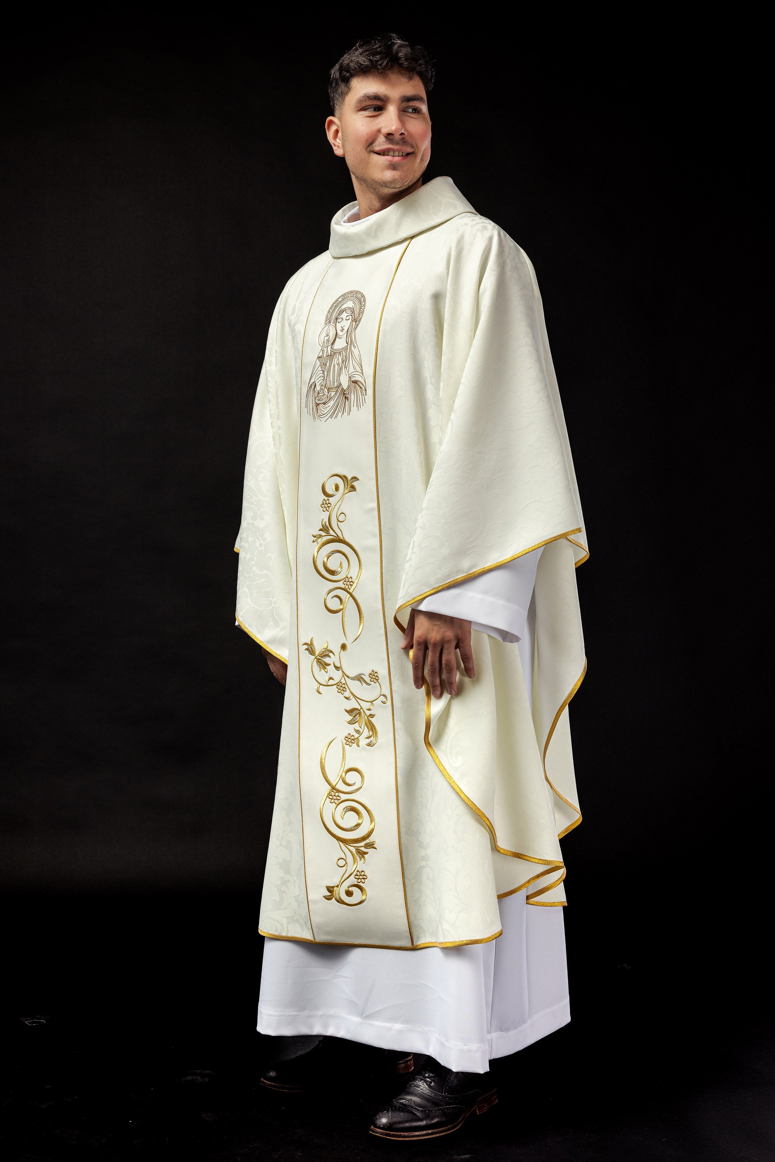 Chasuble brodée à l'effigie de Notre-Dame du Tonnerre