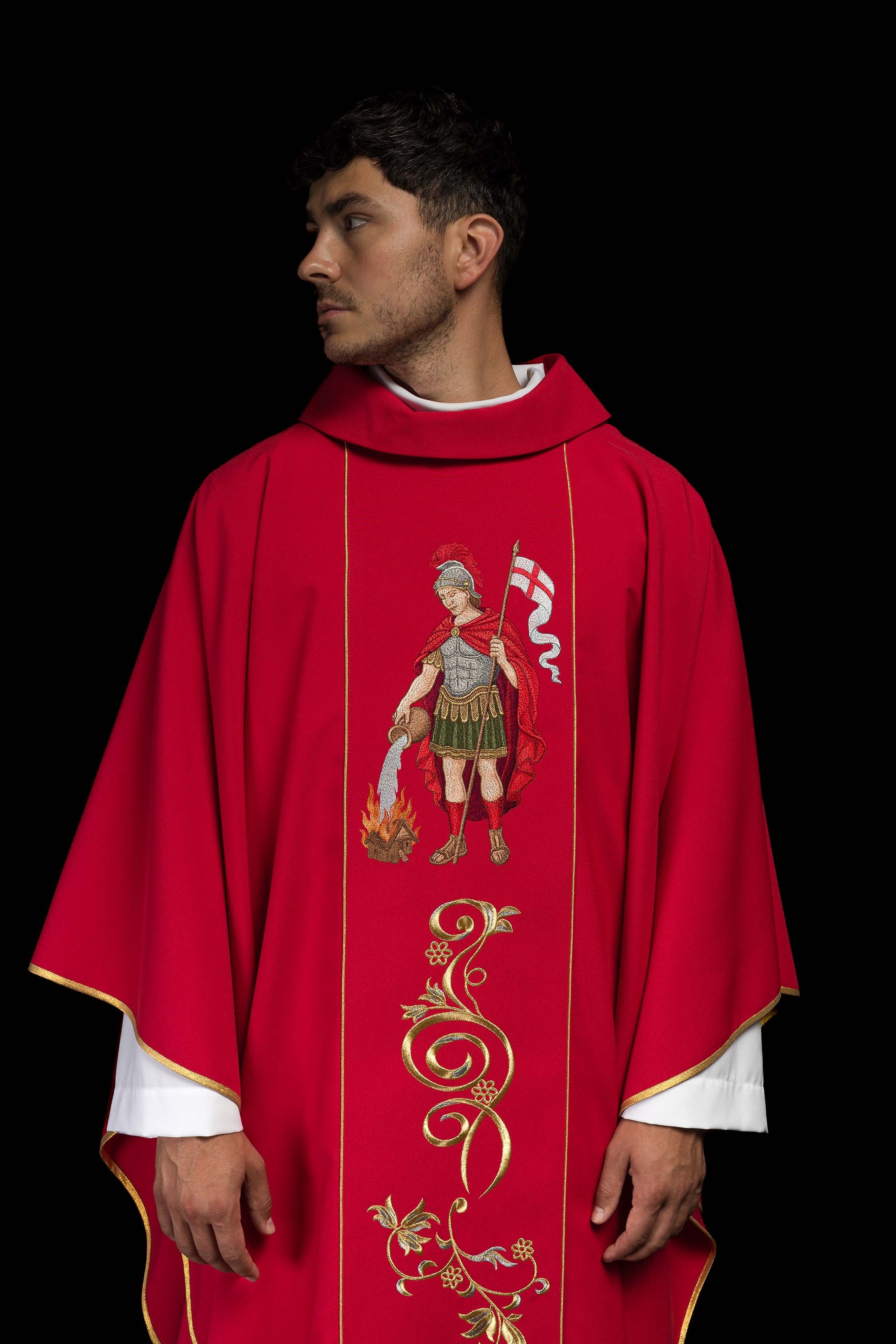 Chasuble richement brodée avec l’image de Saint Florian