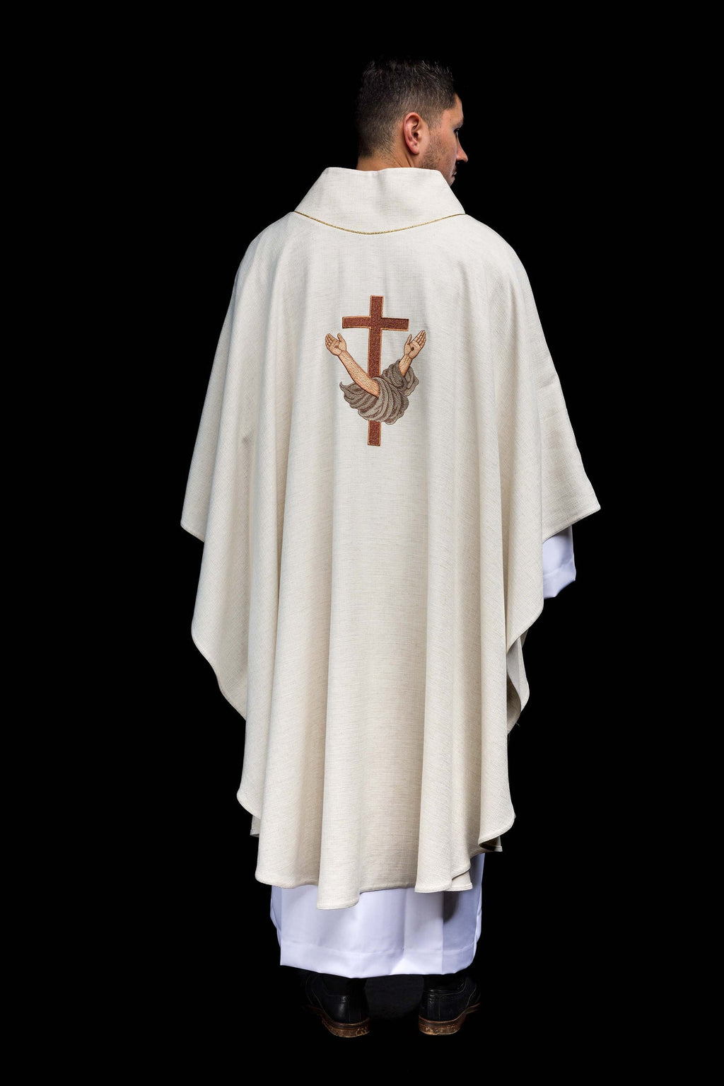 Chasuble brodée avec l’image de Saint François