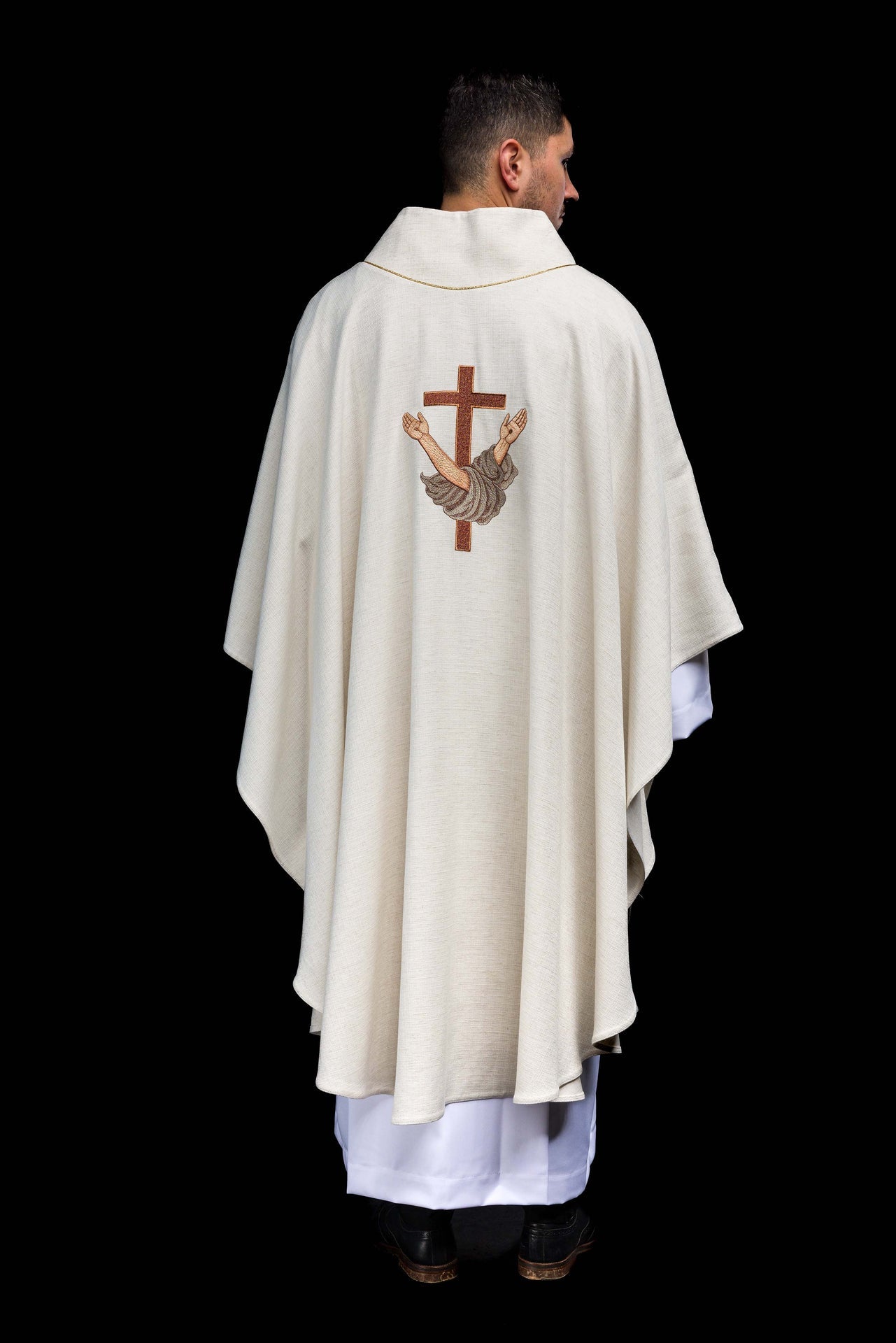 Chasuble brodée avec l’image de Saint François