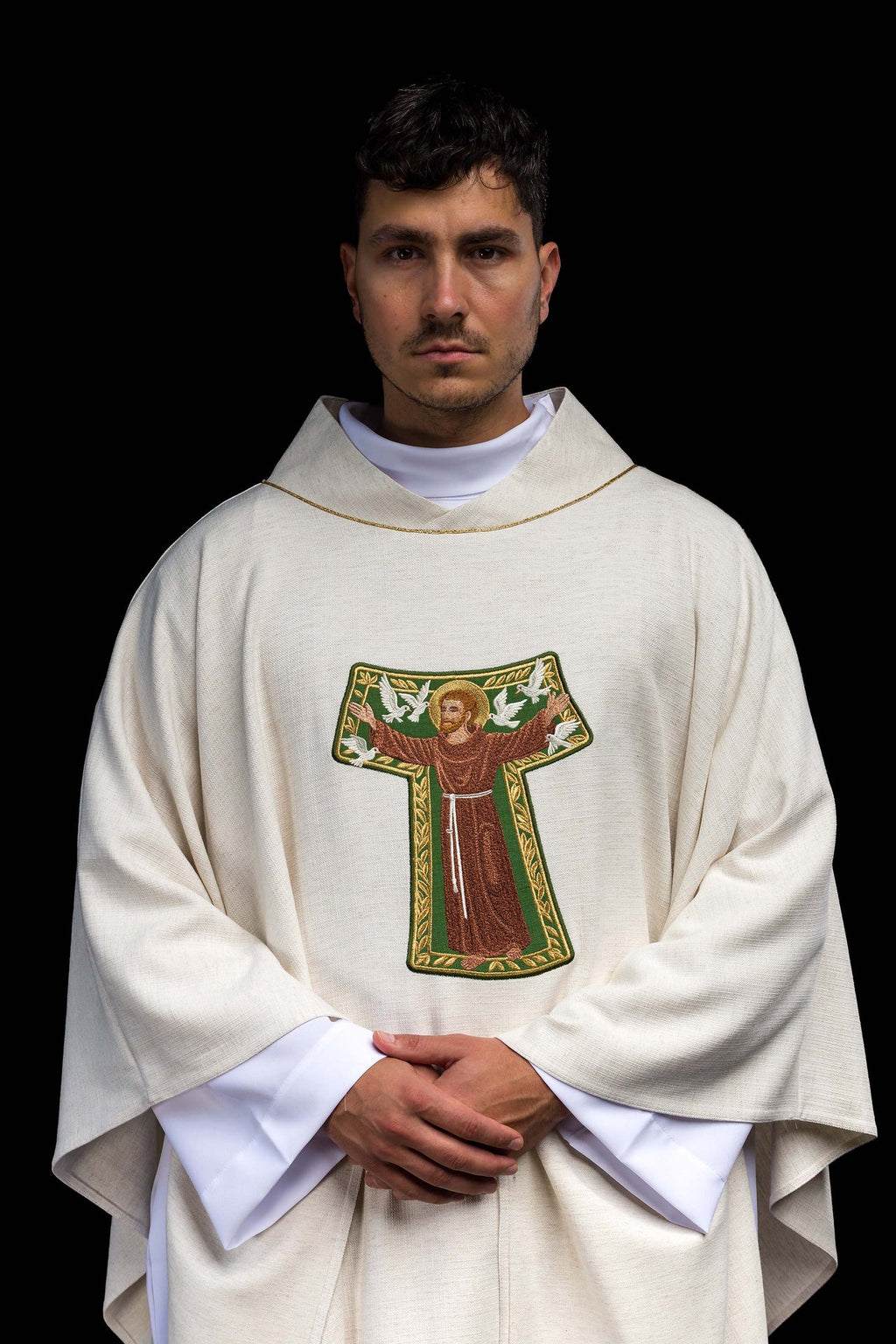 Chasuble brodée avec l’image de Saint François