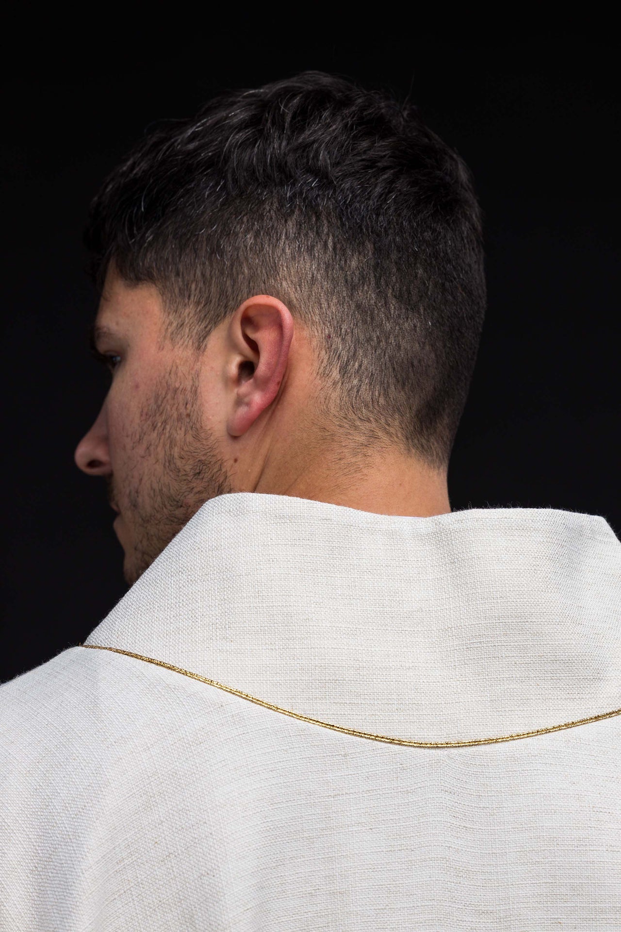 Chasuble brodée avec l’image de Saint François