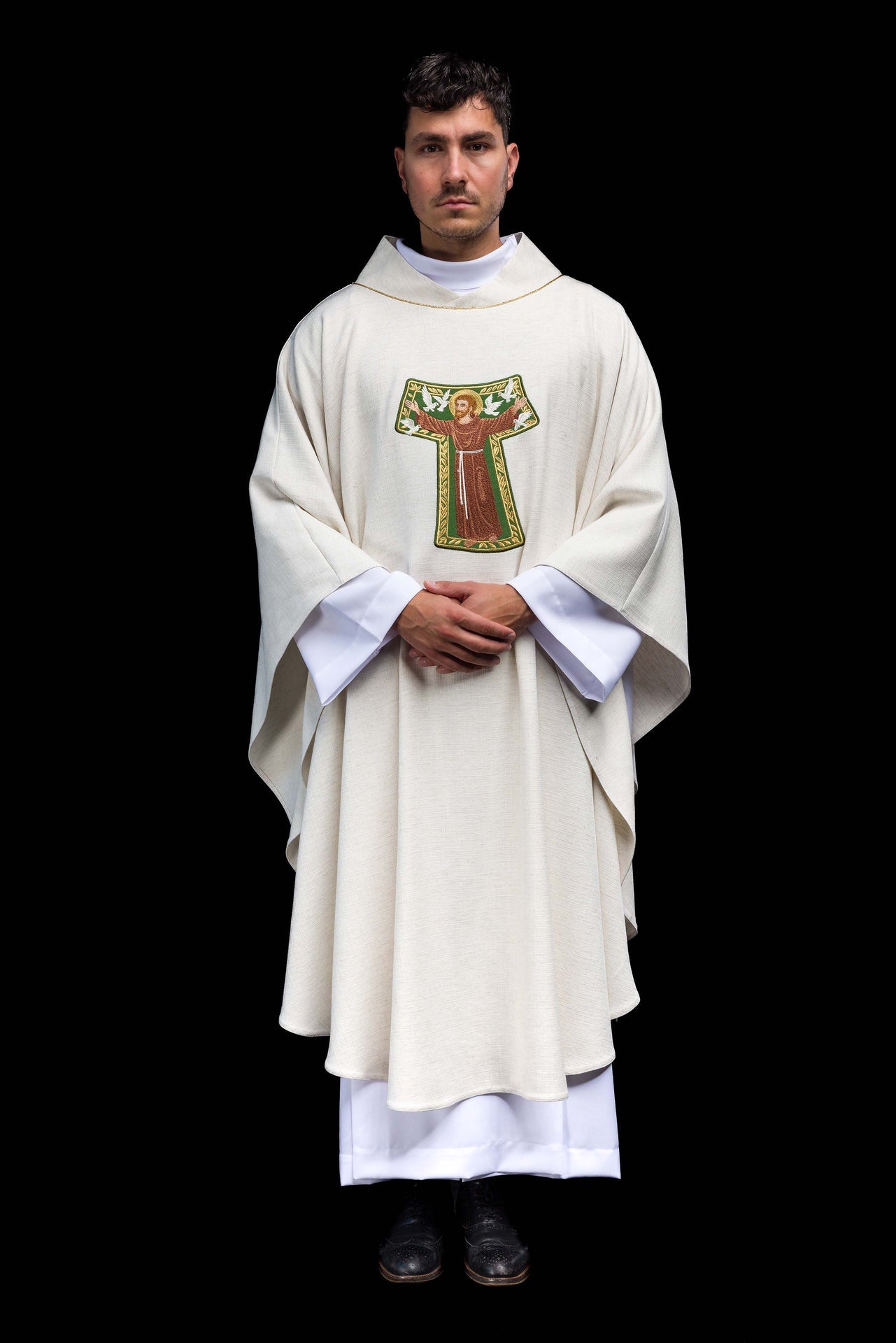 Chasuble brodée avec l’image de Saint François