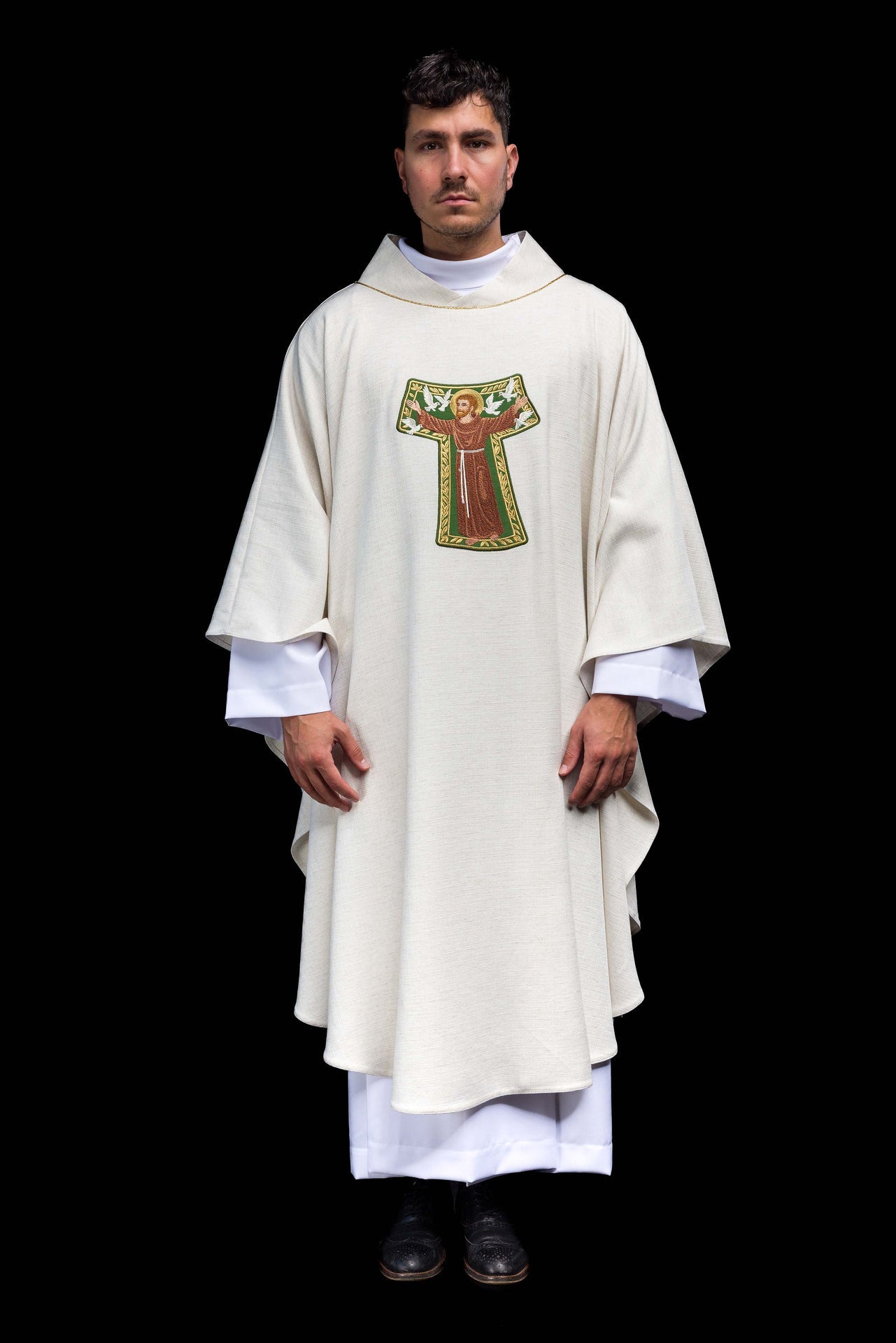 Chasuble brodée avec l’image de Saint François
