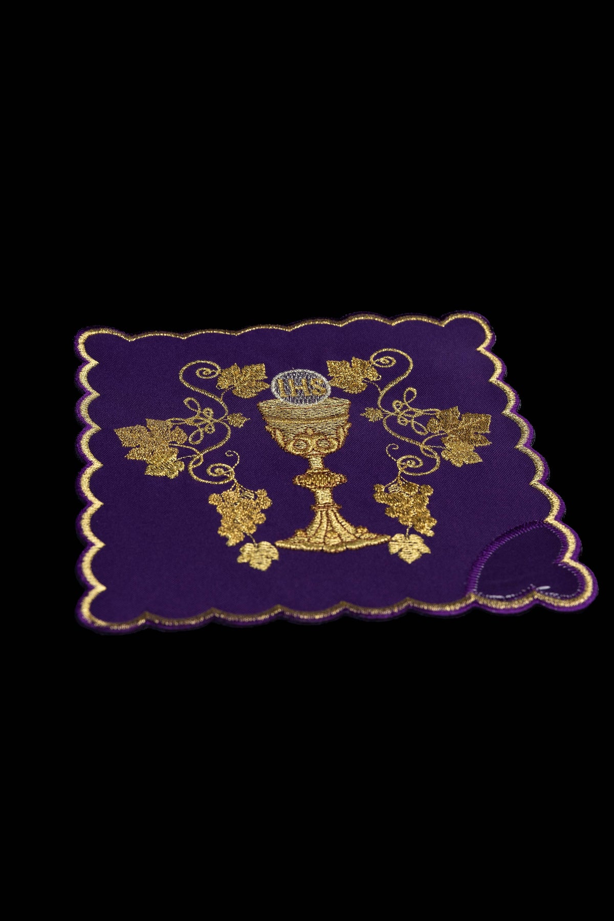 Ensemble de quatre pales de calice brodées avec motif de calice