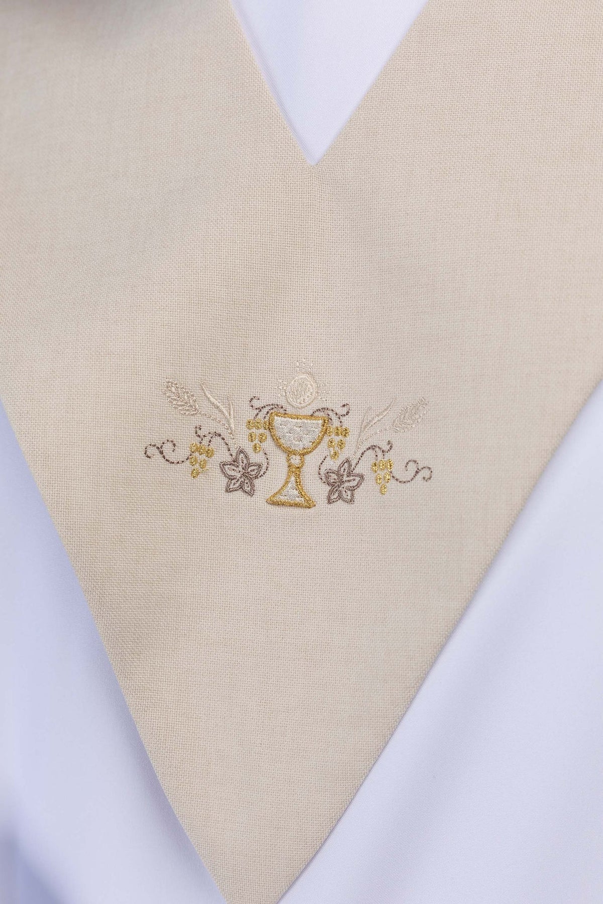Pallium de lecteur écru avec broderie de calice eucharistique