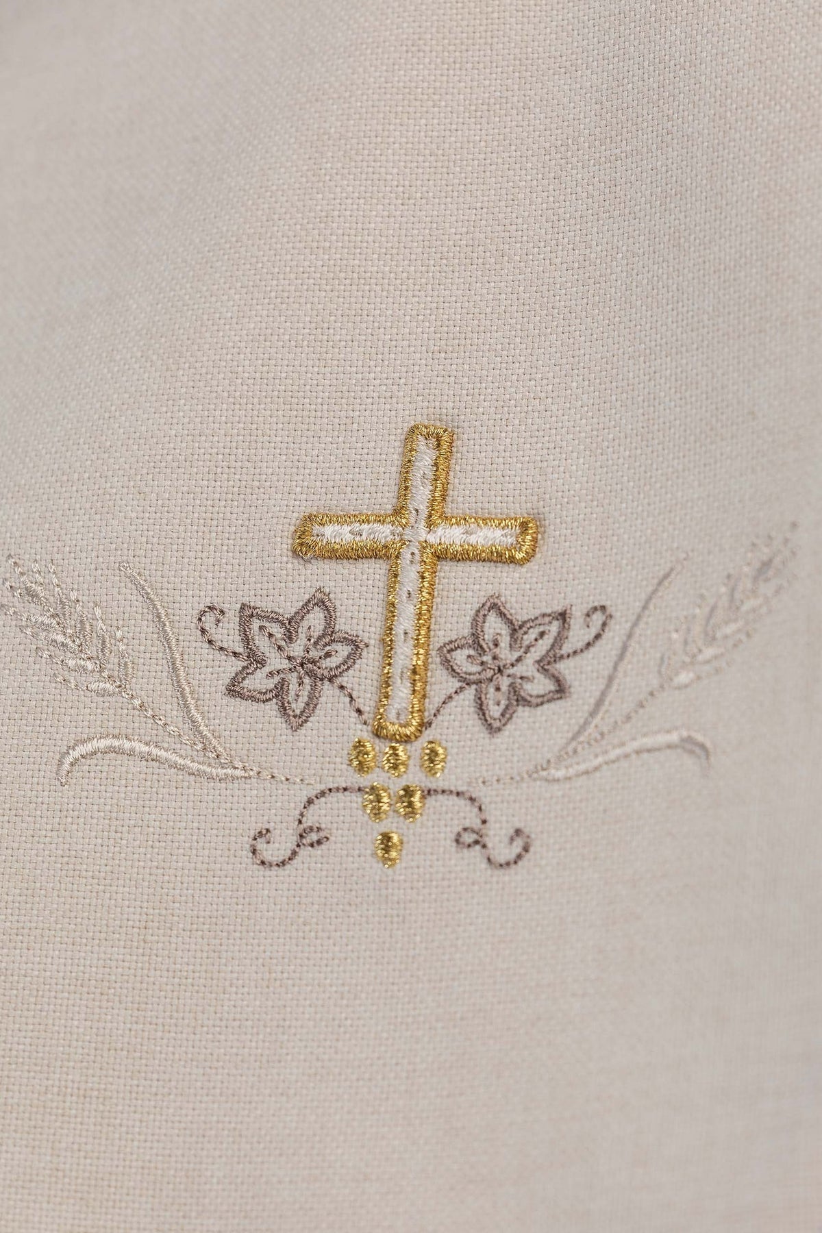Pallium de lecteur écru brodé d’une croix dorée