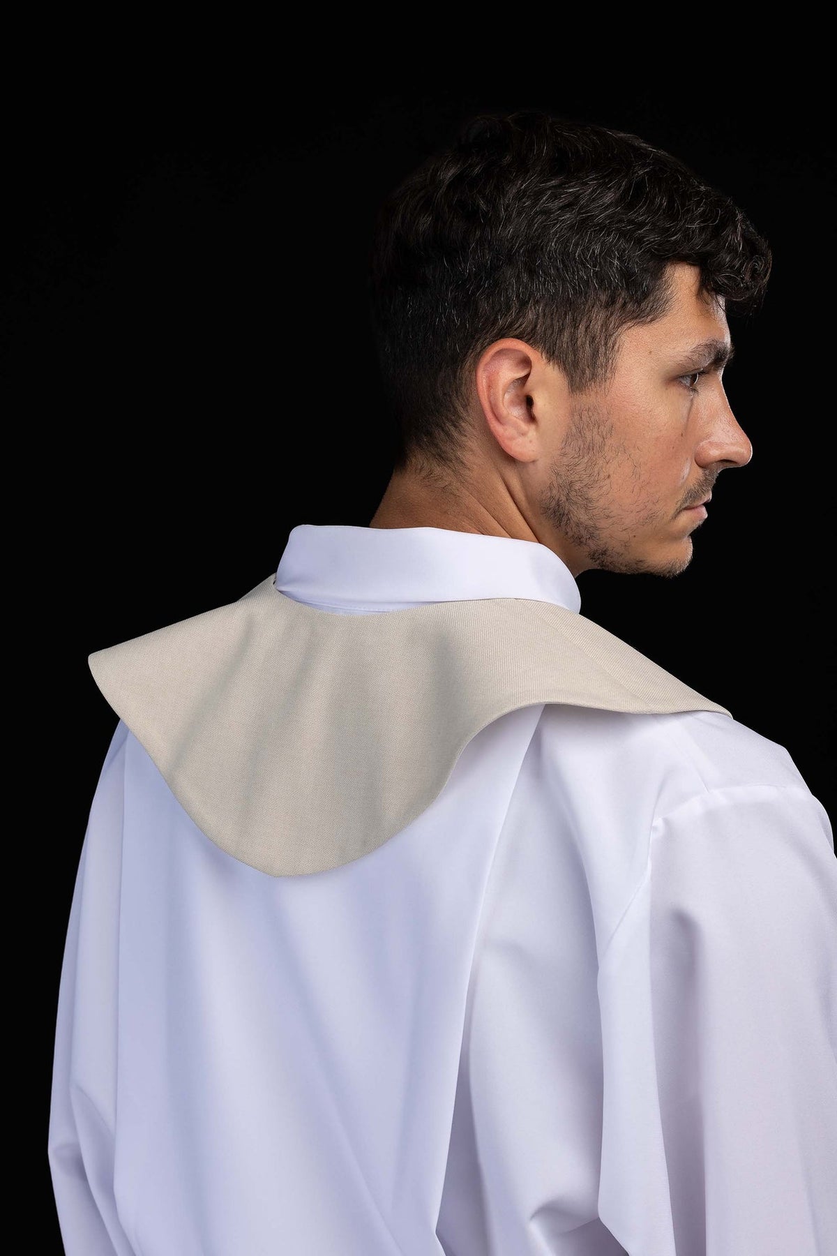 Pallium de lecteur écru avec broderie IHS et motif ornemental