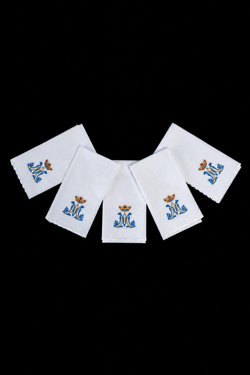 Ensemble de 5 purificatoires avec broderie mariale