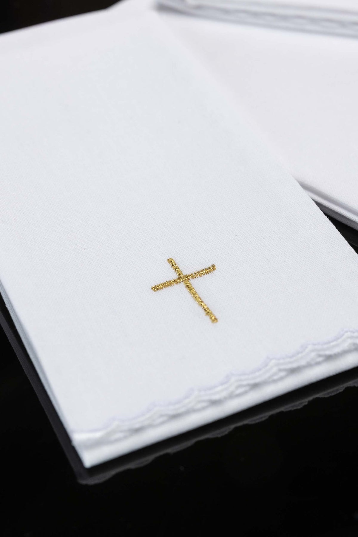 Lot de 5 purificatoires en coton avec croix dorée